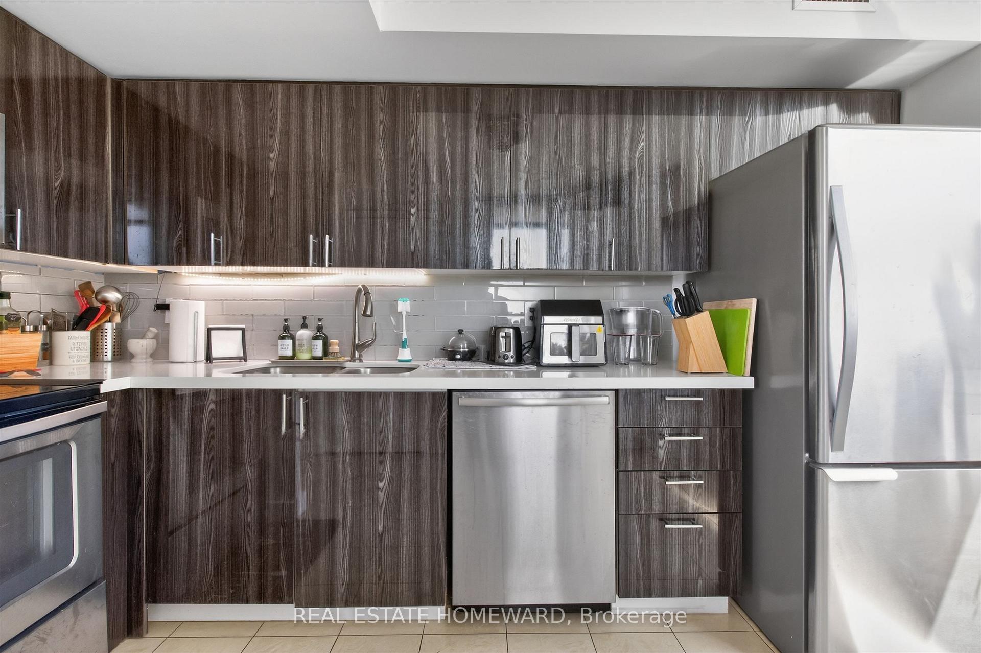 Photo 11 of Unit 602, 30 Harrison Garden Boulevard, North York, Willowdale East — HOMEH