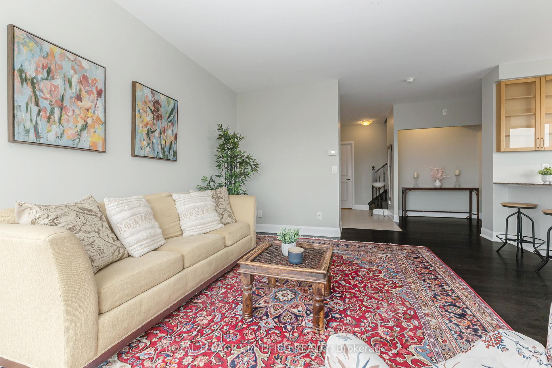 Photo 6 of Unit 711, 4700 Highway 7, Vaughan, East Woodbridge — HOMEH