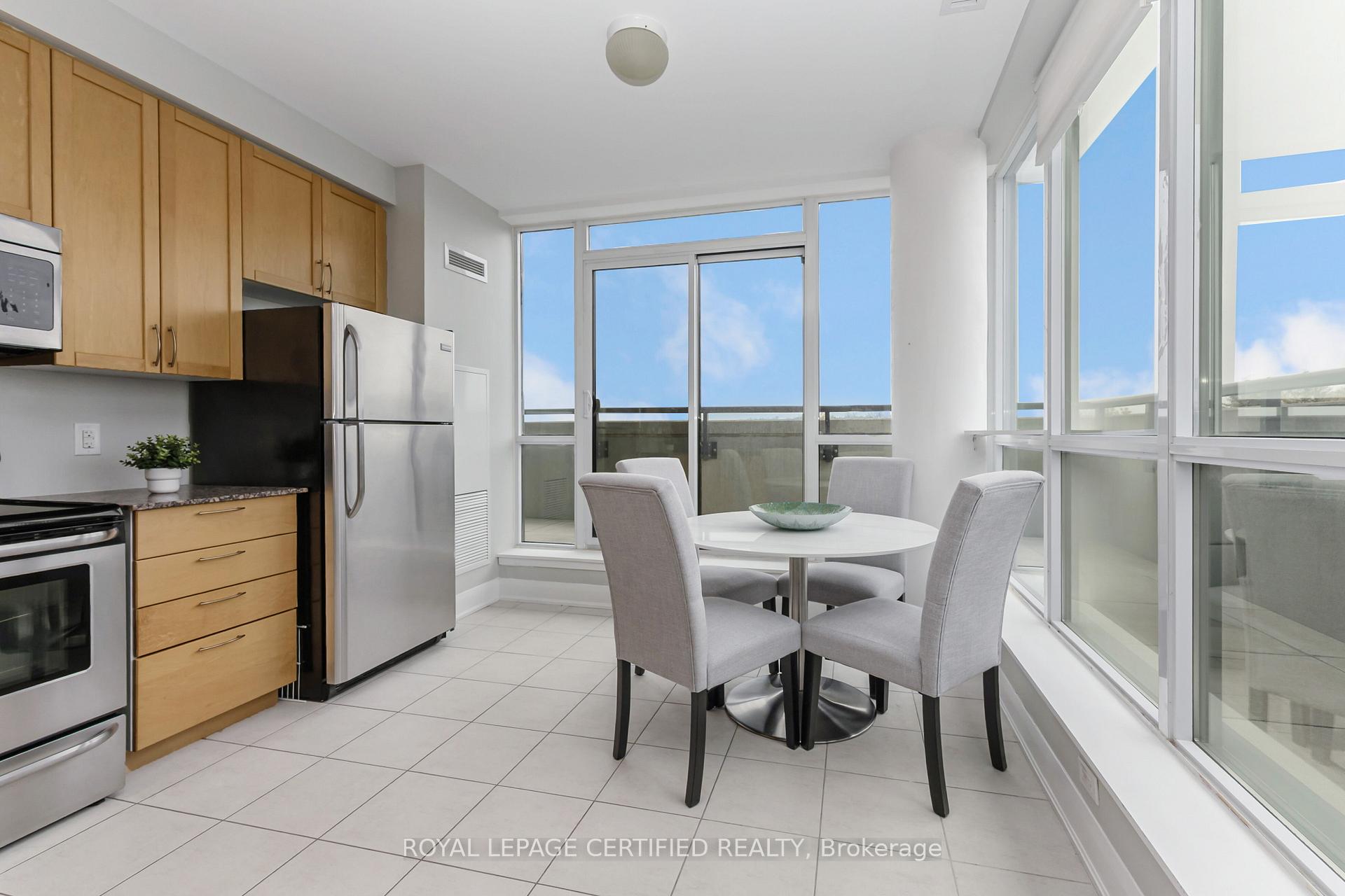Photo 8 of Unit 711, 4700 Highway 7, Vaughan, East Woodbridge — HOMEH