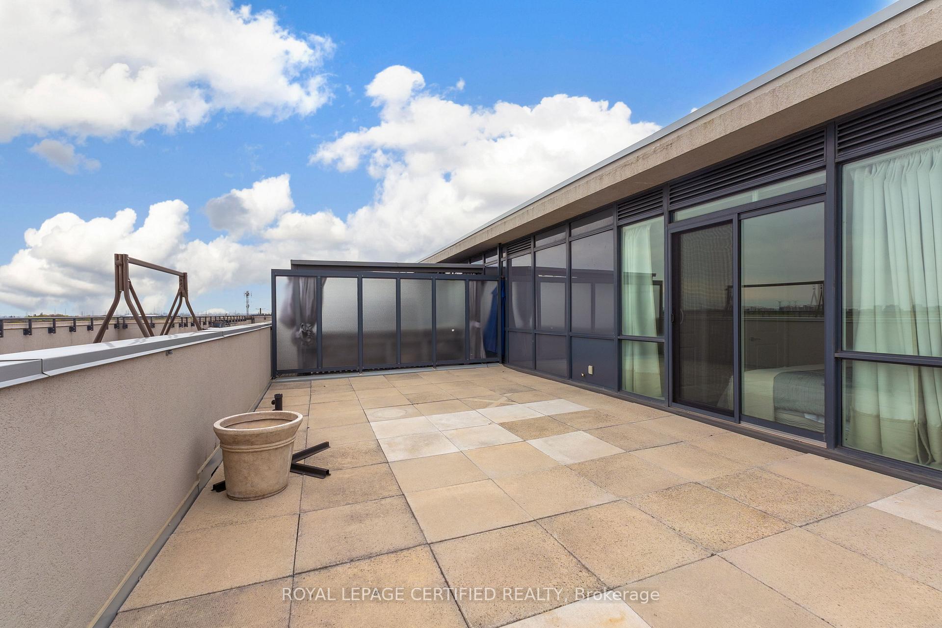 Photo 18 of Unit 711, 4700 Highway 7, Vaughan, East Woodbridge — HOMEH