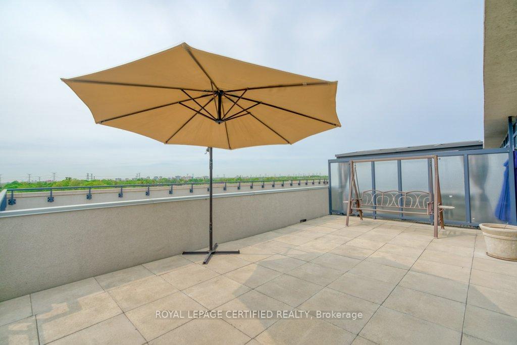 Photo 19 of Unit 711, 4700 Highway 7, Vaughan, East Woodbridge — HOMEH