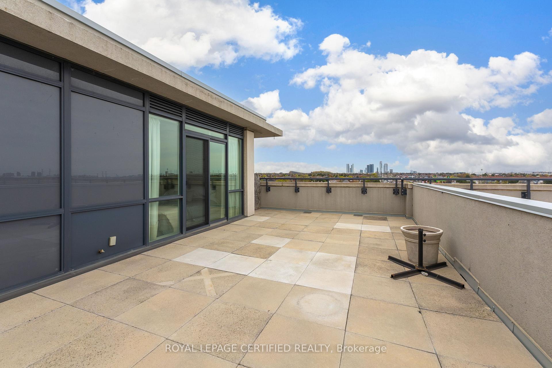 Photo 21 of Unit 711, 4700 Highway 7, Vaughan, East Woodbridge — HOMEH