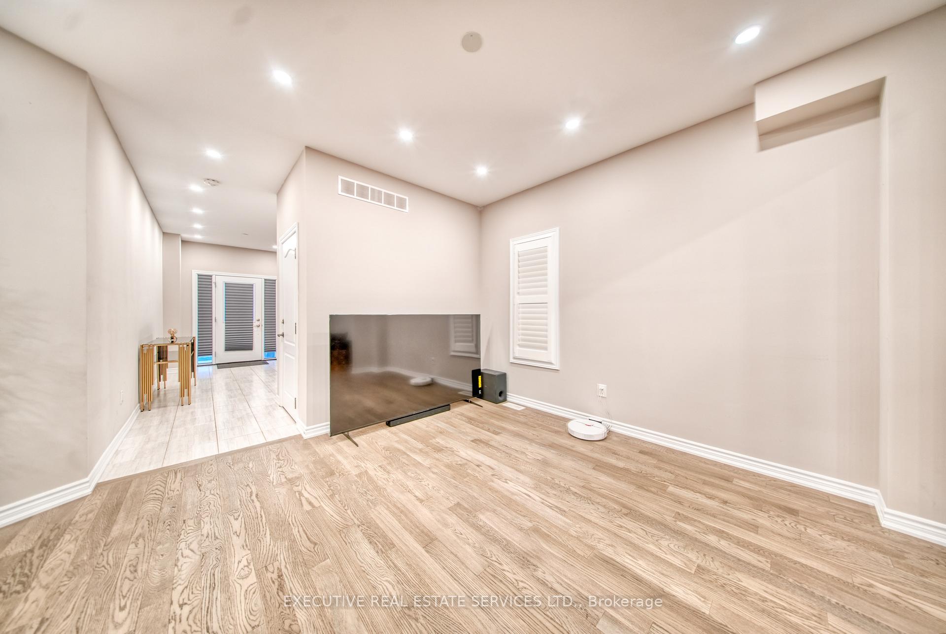 Photo 12 of Unit Upper, 57 Bethune Avenue, Welland, Lincoln/Crowland — HOMEH