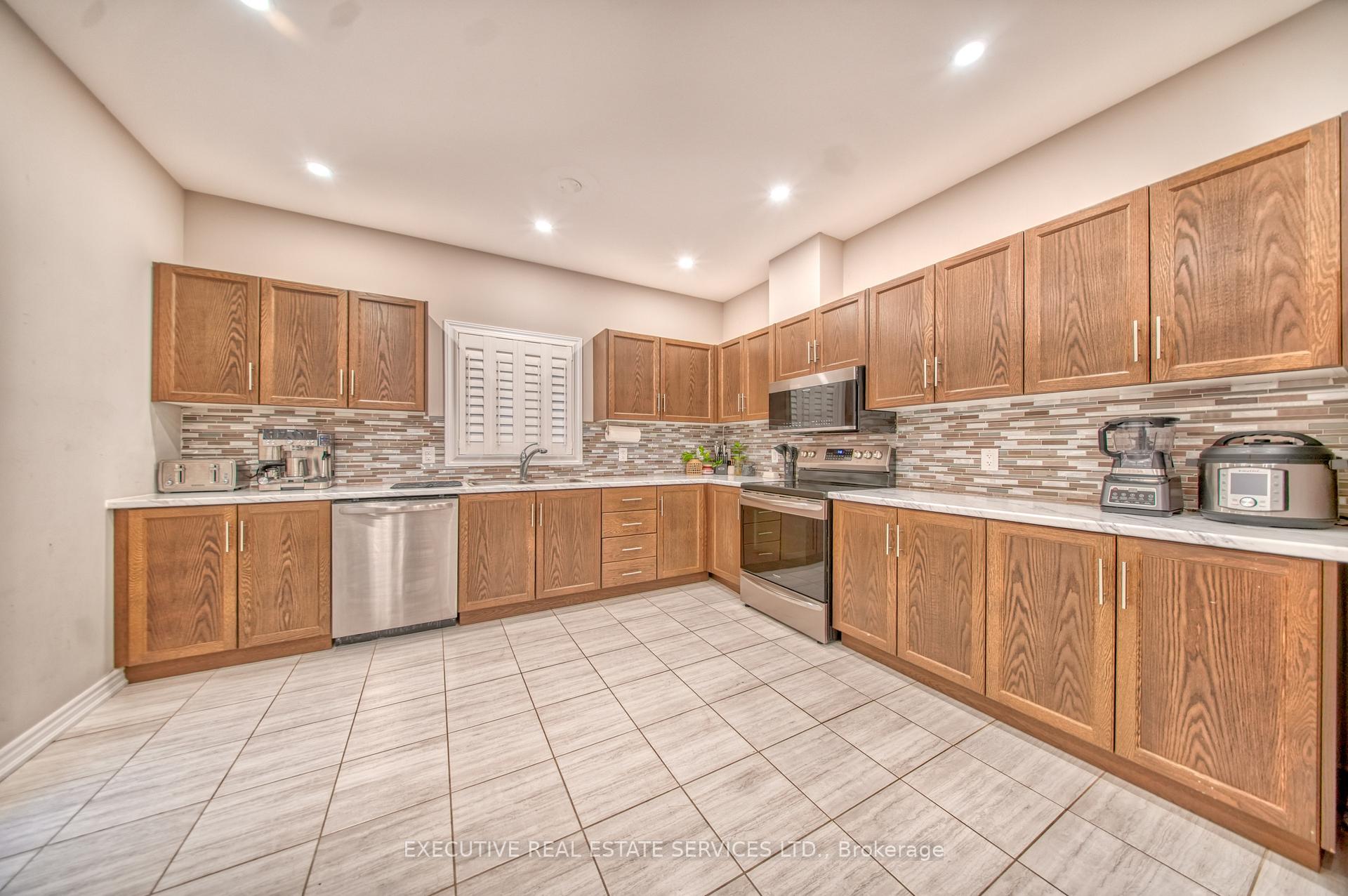Photo 19 of Unit Upper, 57 Bethune Avenue, Welland, Lincoln/Crowland — HOMEH