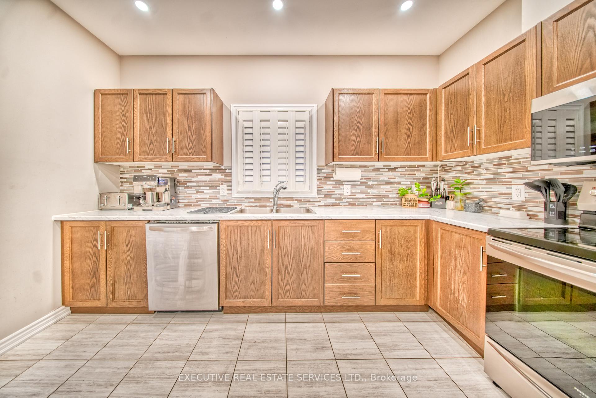 Photo 20 of Unit Upper, 57 Bethune Avenue, Welland, Lincoln/Crowland — HOMEH