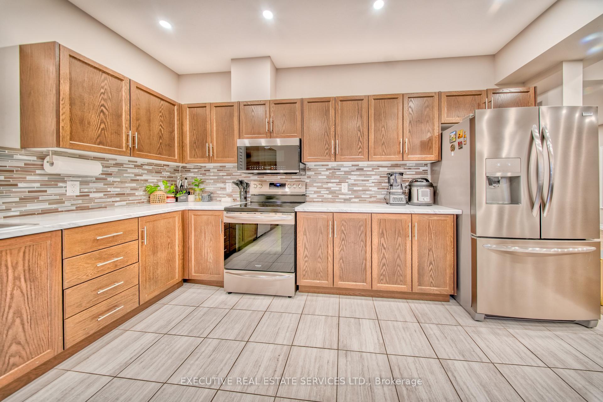 Photo 21 of Unit Upper, 57 Bethune Avenue, Welland, Lincoln/Crowland — HOMEH