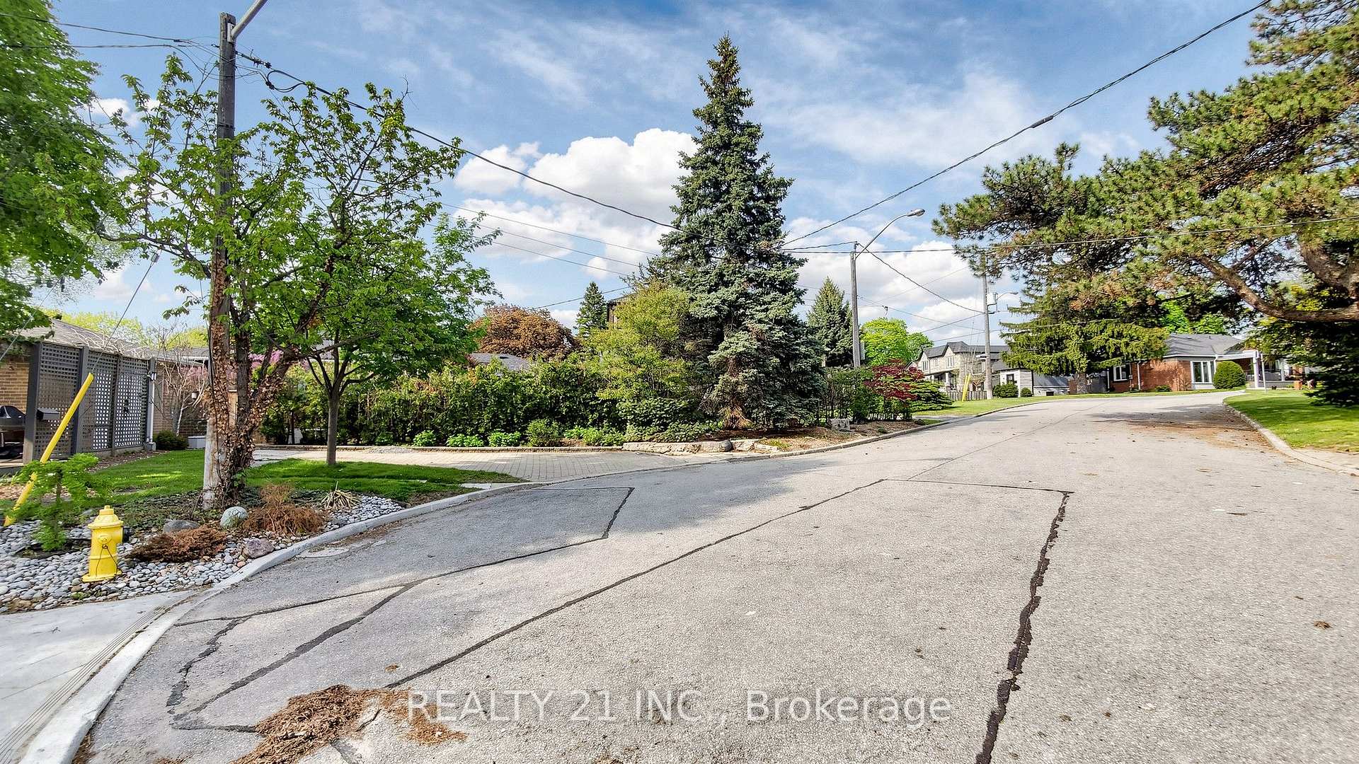 Photo 4 of 3 Stinson Circle, Toronto, O'Connor-Parkview — HOMEH