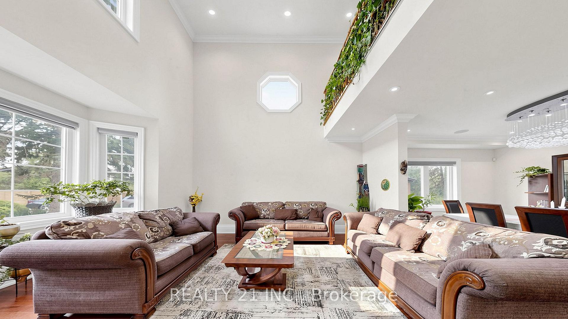 Photo 5 of 3 Stinson Circle, Toronto, O'Connor-Parkview — HOMEH