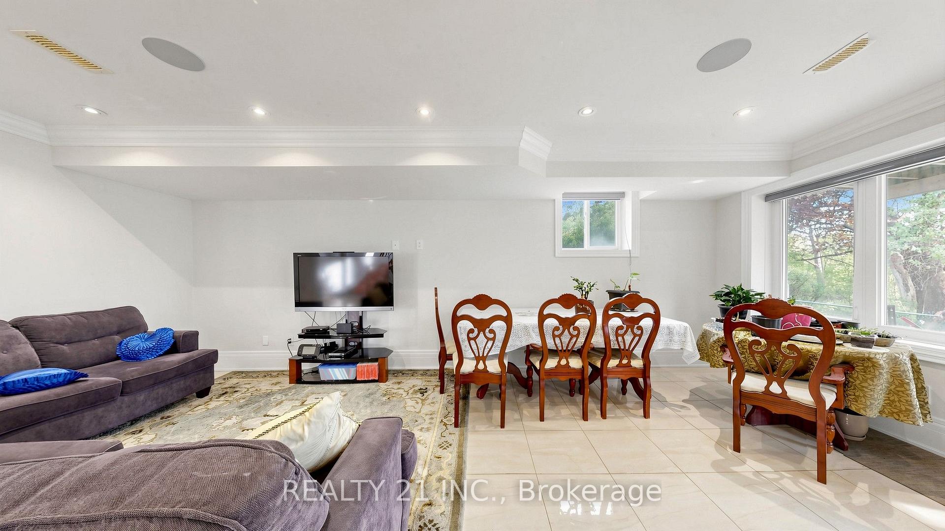 Photo 38 of 3 Stinson Circle, Toronto, O'Connor-Parkview — HOMEH