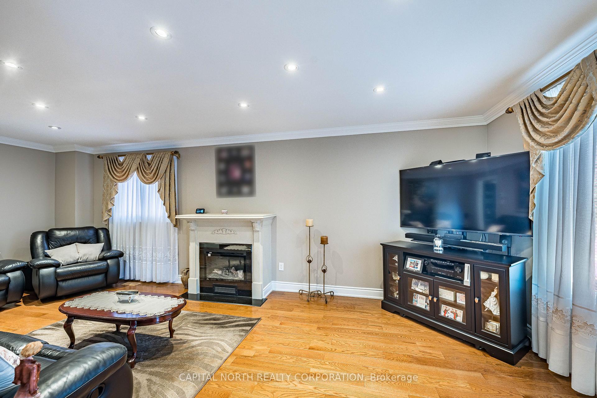Photo 6 of 11 Pembrook Street, Caledon, Bolton East — HOMEH