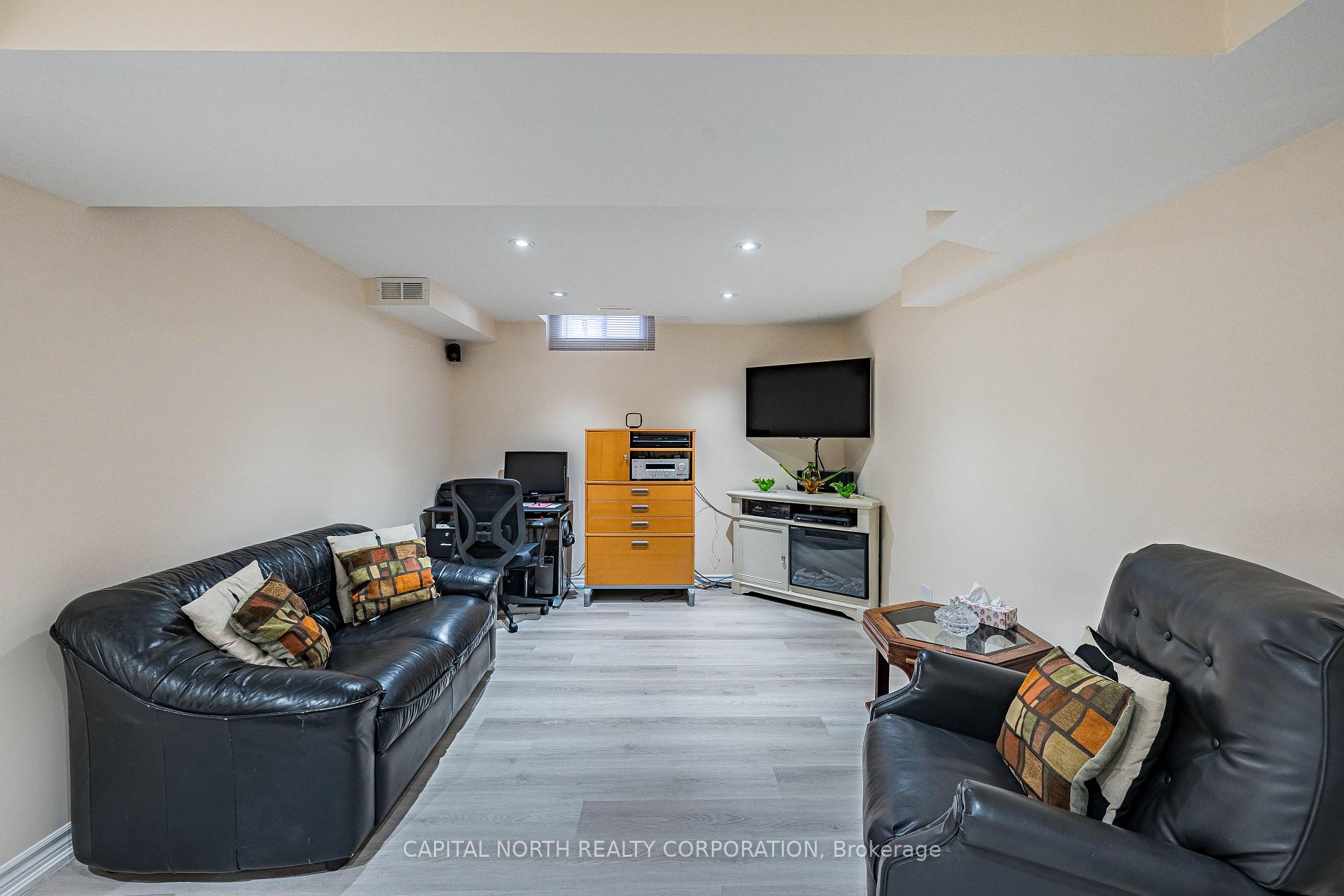 Photo 30 of 11 Pembrook Street, Caledon, Bolton East — HOMEH