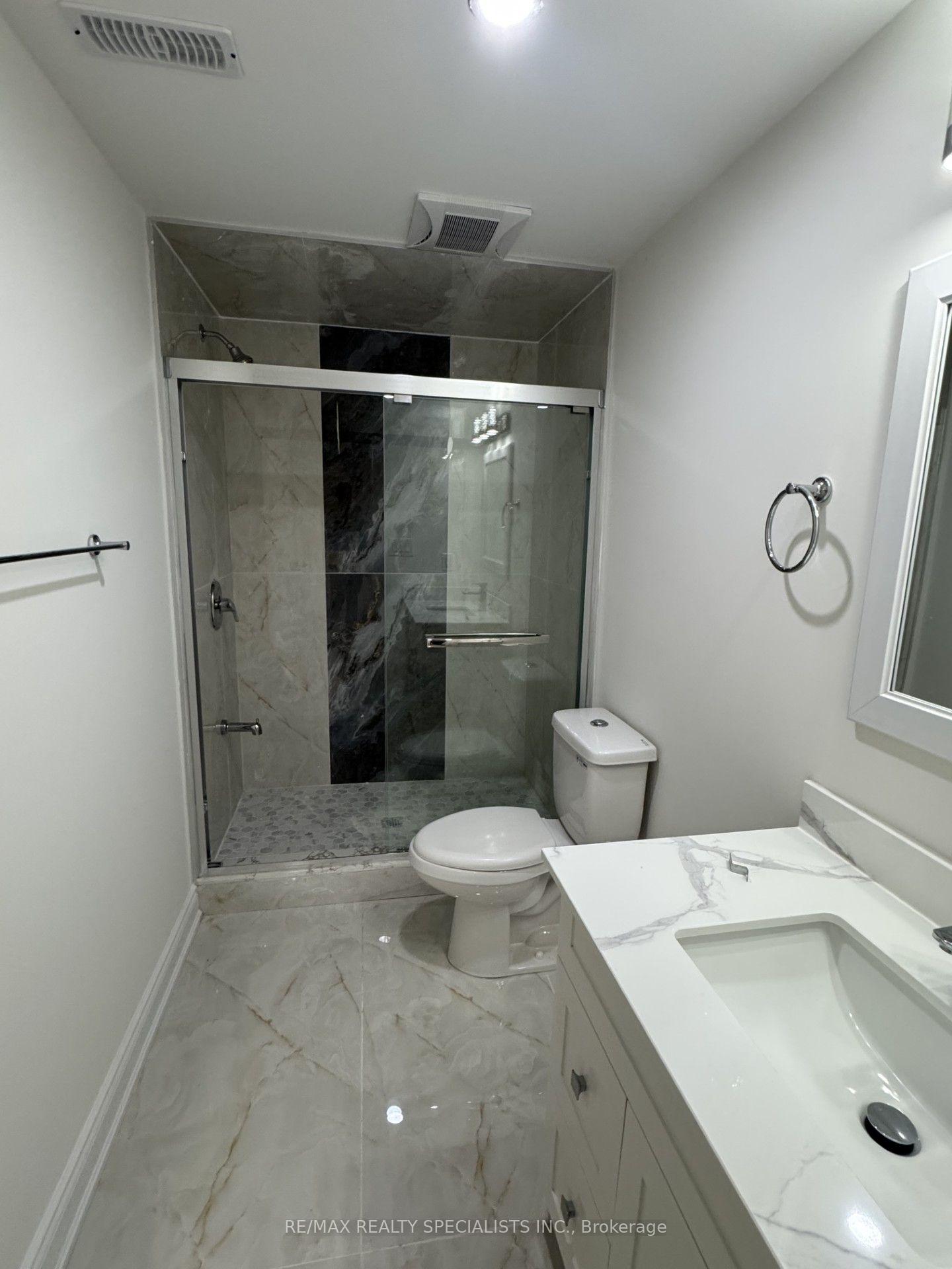 Photo 9 of 7 Buttonwood (Basement) Road, Brampton, Toronto Gore Rural Estate — HOMEH