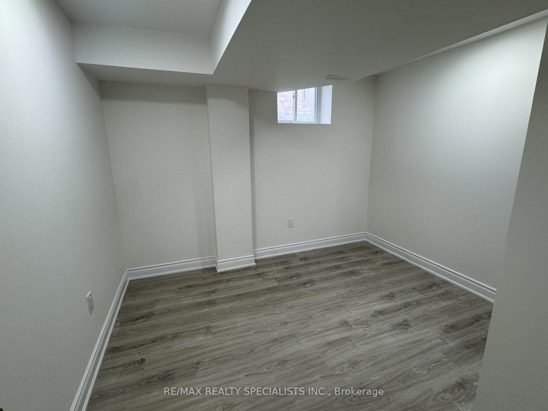 Photo 10 of 7 Buttonwood (Basement) Road, Brampton, Toronto Gore Rural Estate — HOMEH