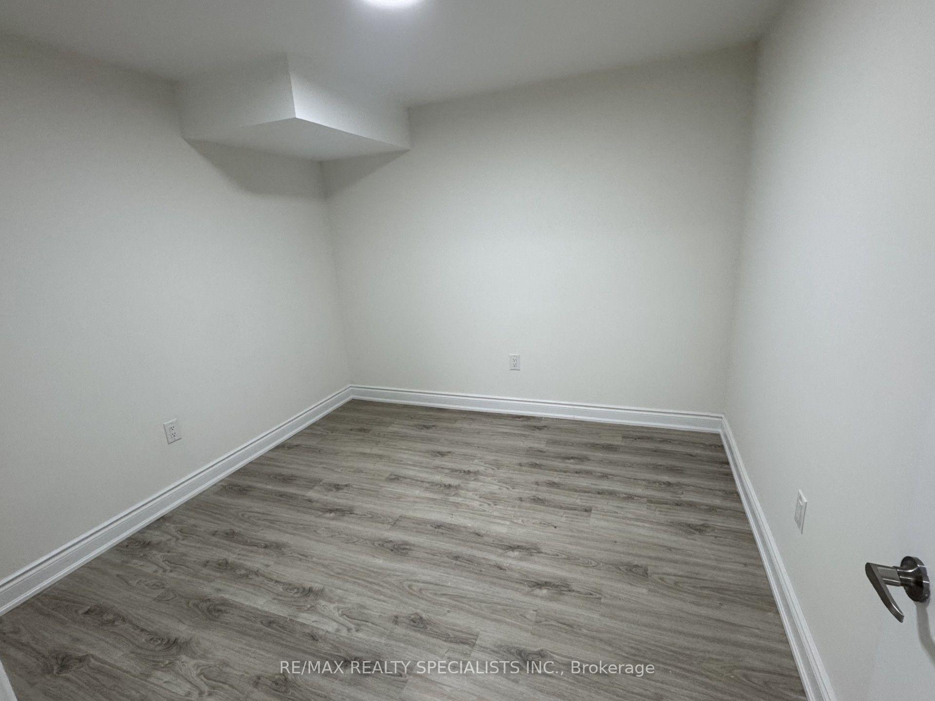 Photo 13 of 7 Buttonwood (Basement) Road, Brampton, Toronto Gore Rural Estate — HOMEH