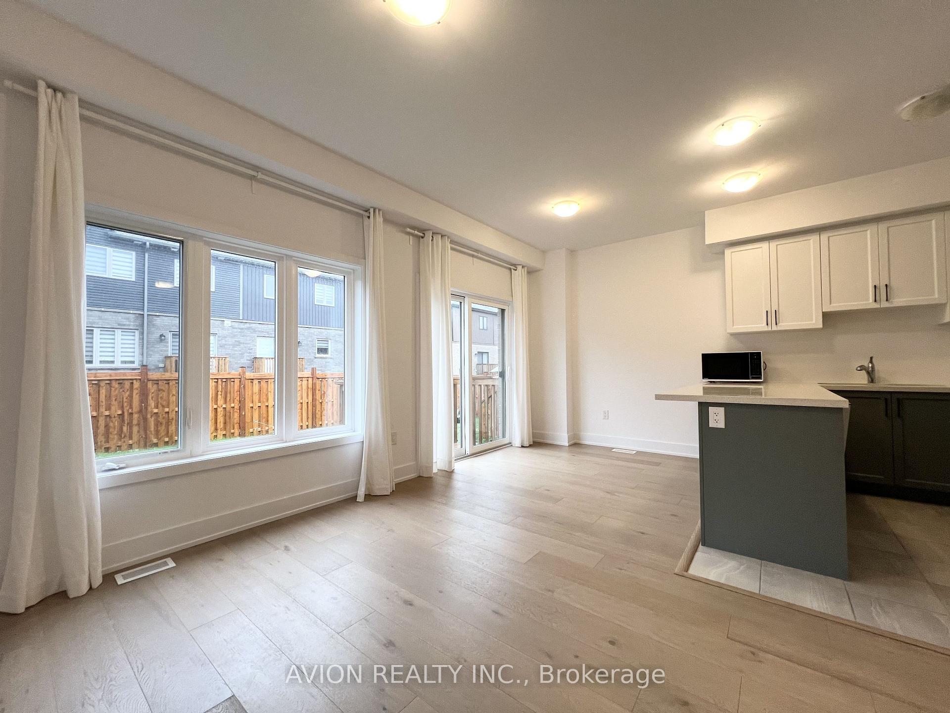 Photo 7 of 31 Gateway Drive, Barrie, Rural Barrie Southeast — HOMEH