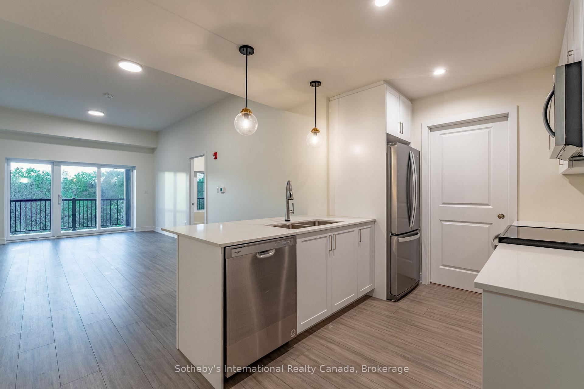 Photo 7 of Unit 316, 121 Mary Street, Clearview, Creemore — HOMEH