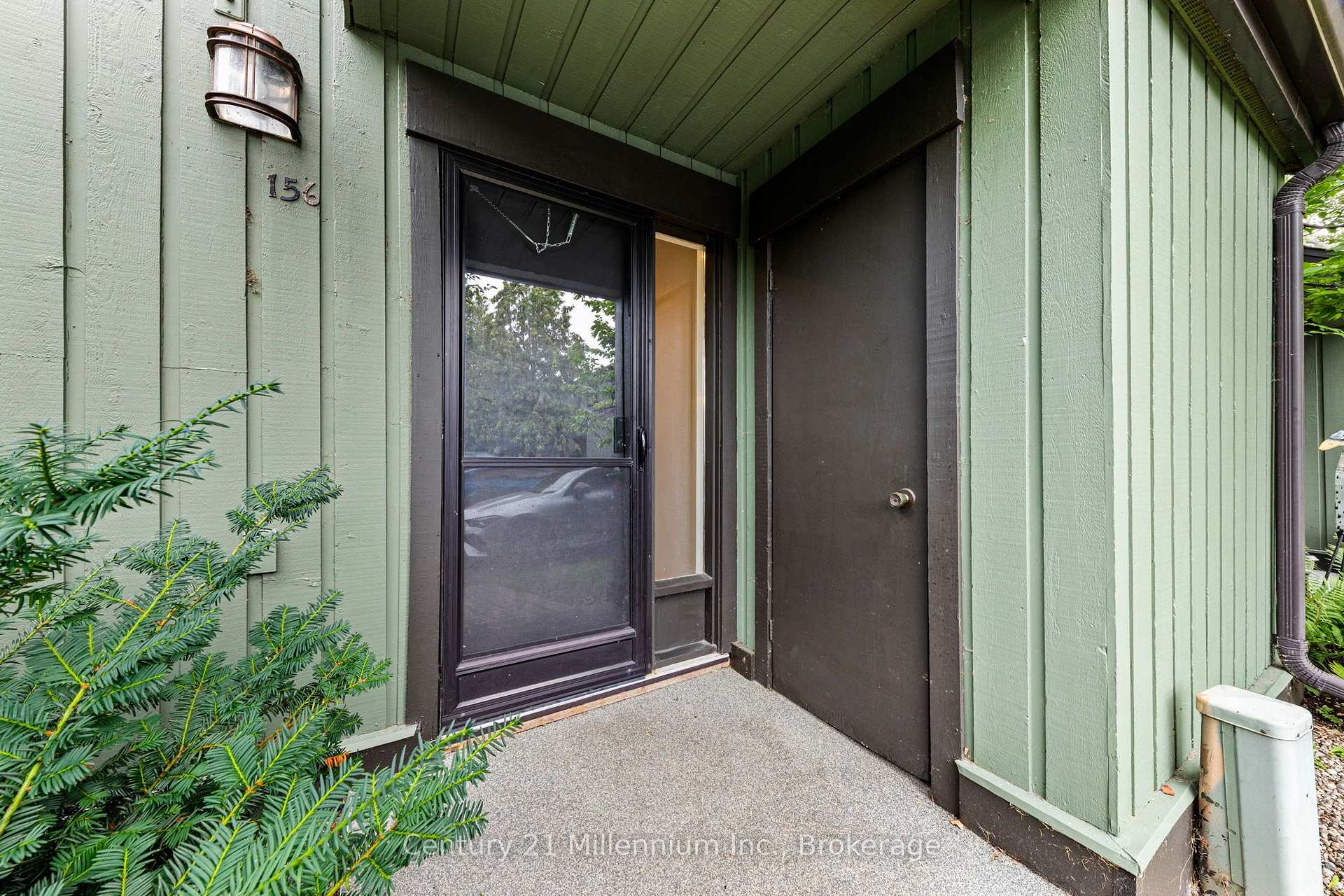 Photo 3 of 156 Escarpment Crescent, Collingwood — HOMEH