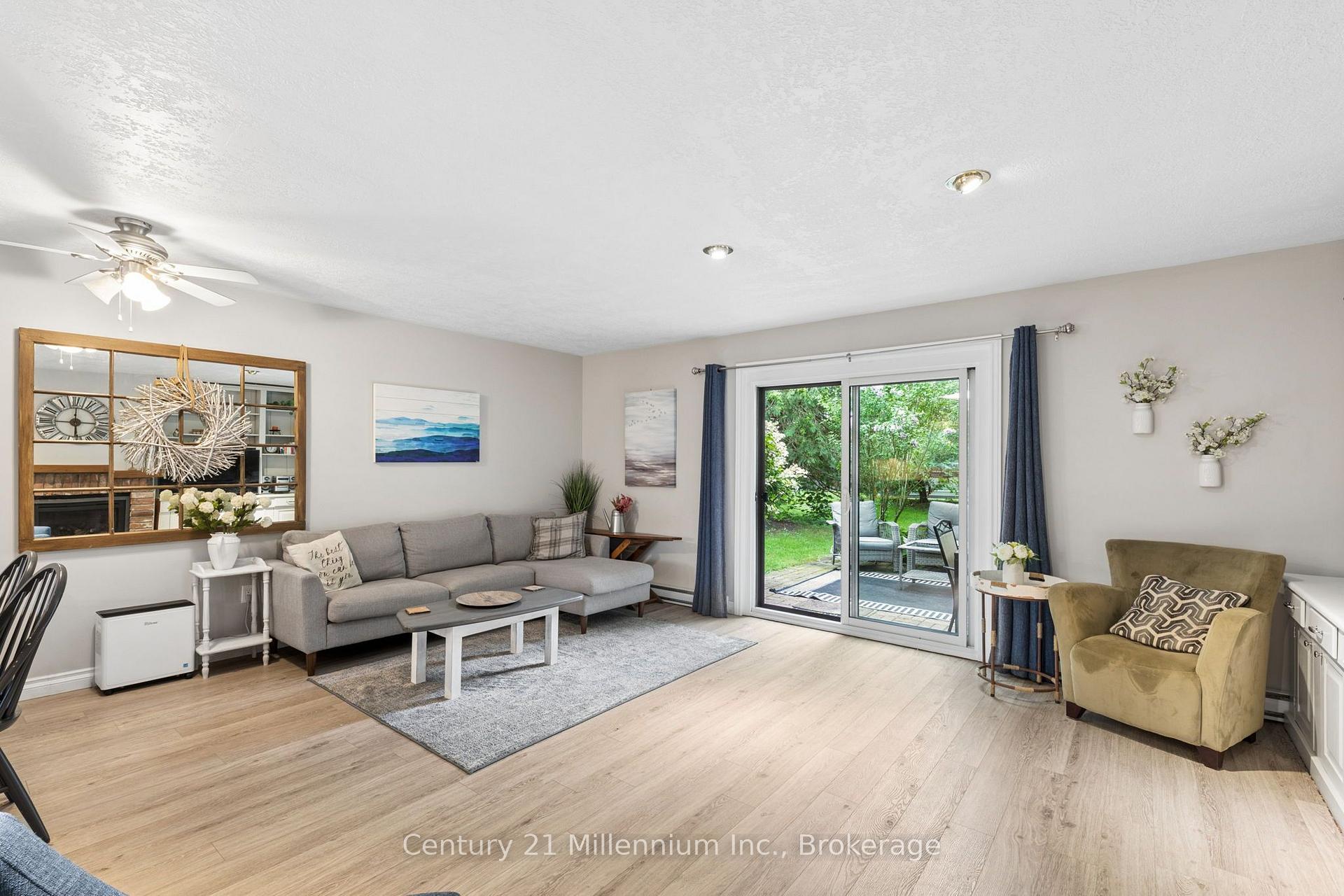 Photo 13 of 156 Escarpment Crescent, Collingwood — HOMEH