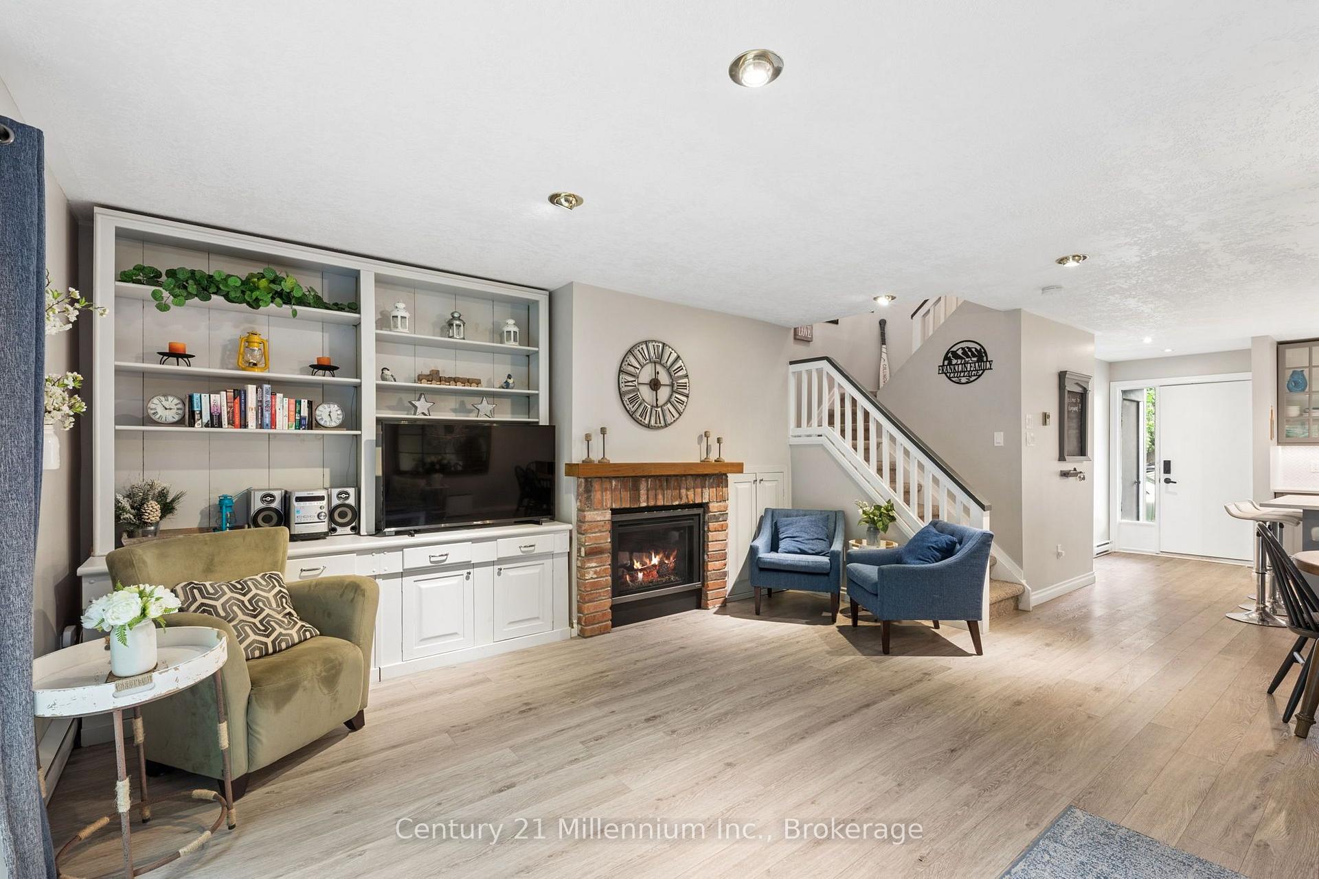 Photo 15 of 156 Escarpment Crescent, Collingwood — HOMEH