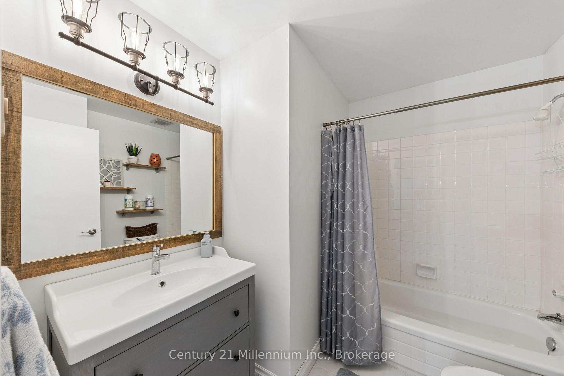 Photo 22 of 156 Escarpment Crescent, Collingwood — HOMEH