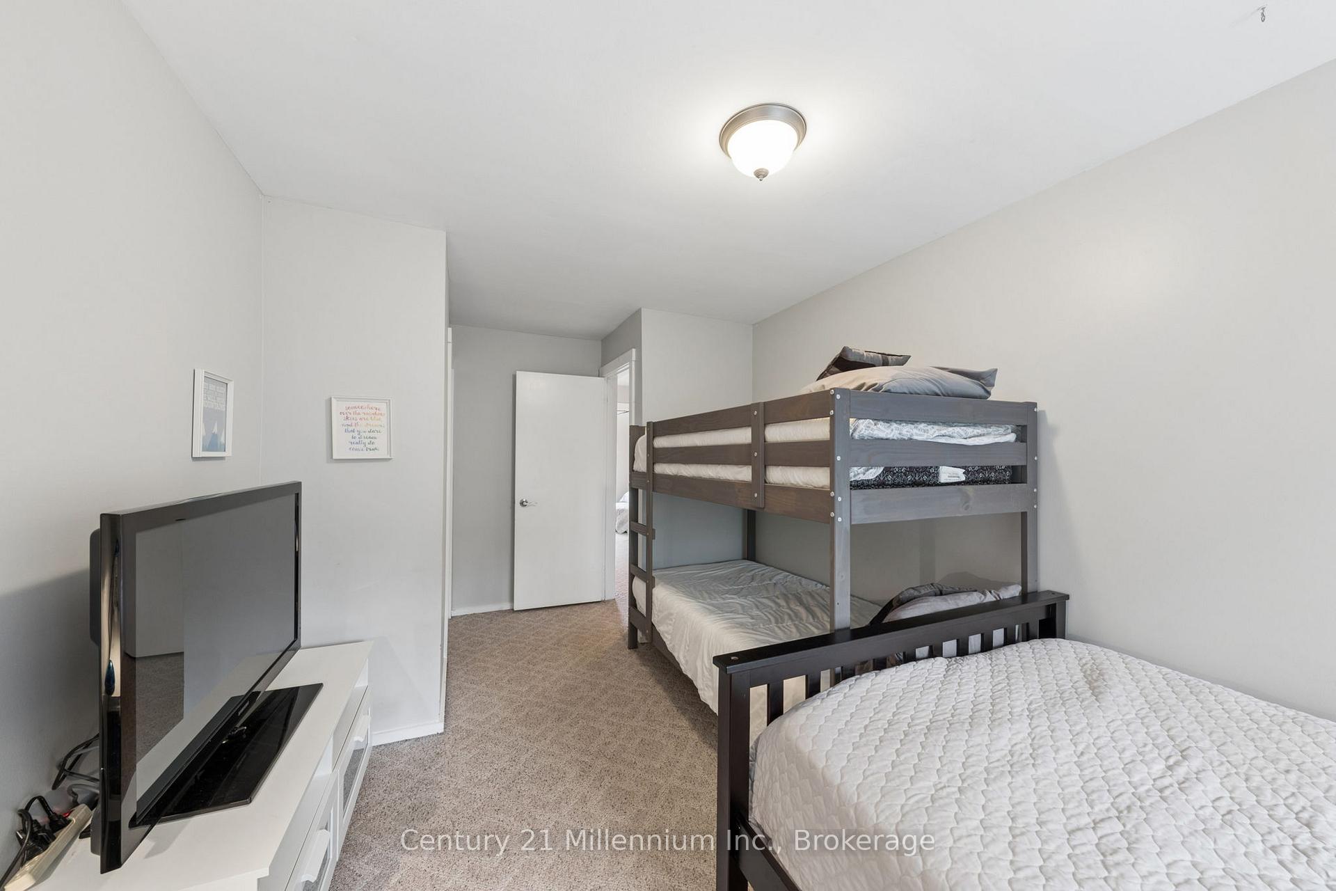 Photo 28 of 156 Escarpment Crescent, Collingwood — HOMEH