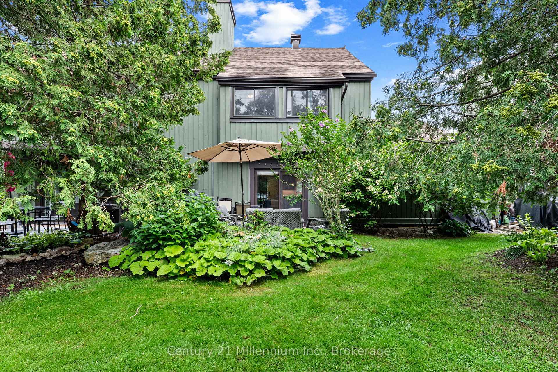 Photo 31 of 156 Escarpment Crescent, Collingwood — HOMEH