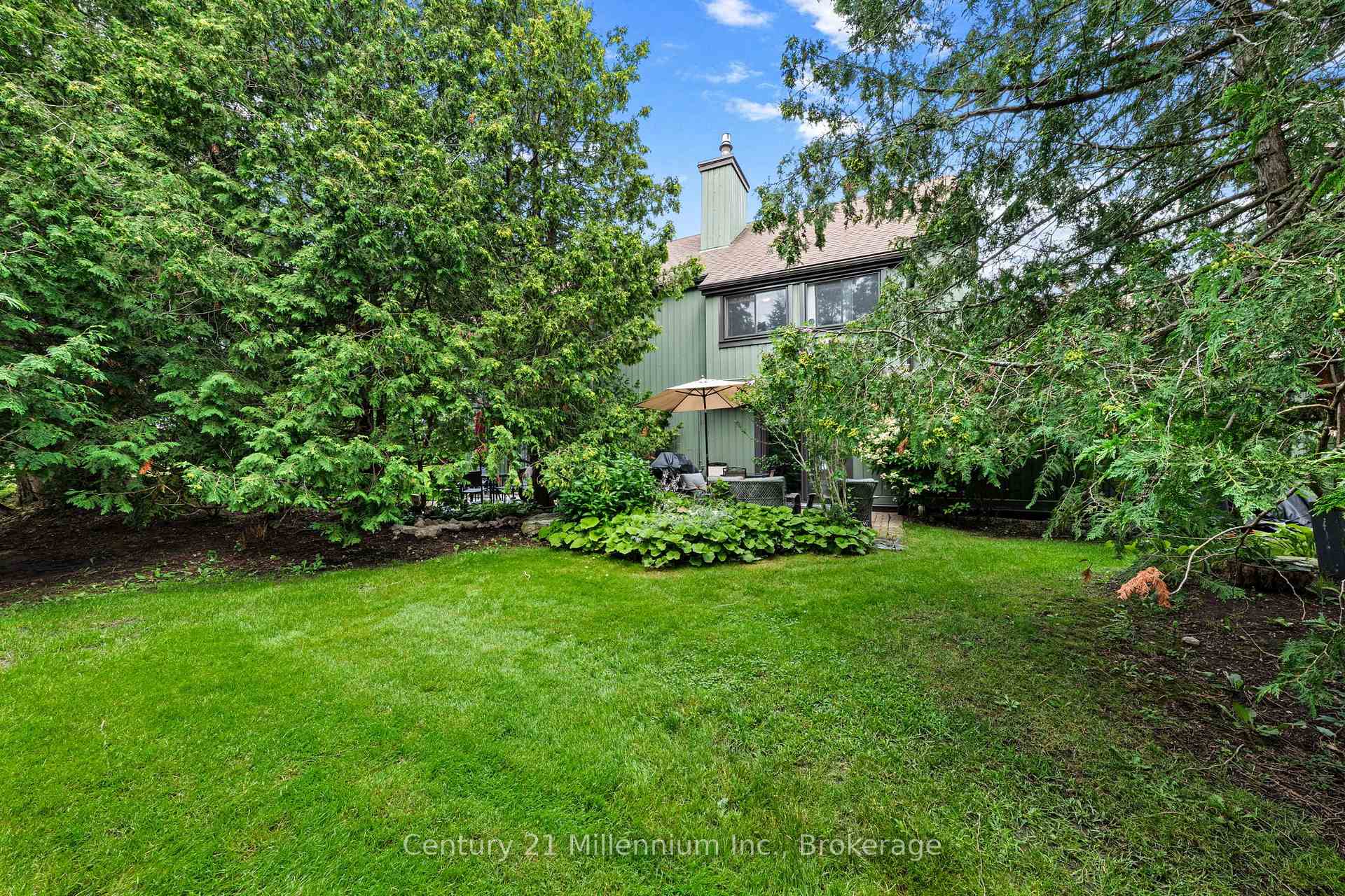 Photo 33 of 156 Escarpment Crescent, Collingwood — HOMEH