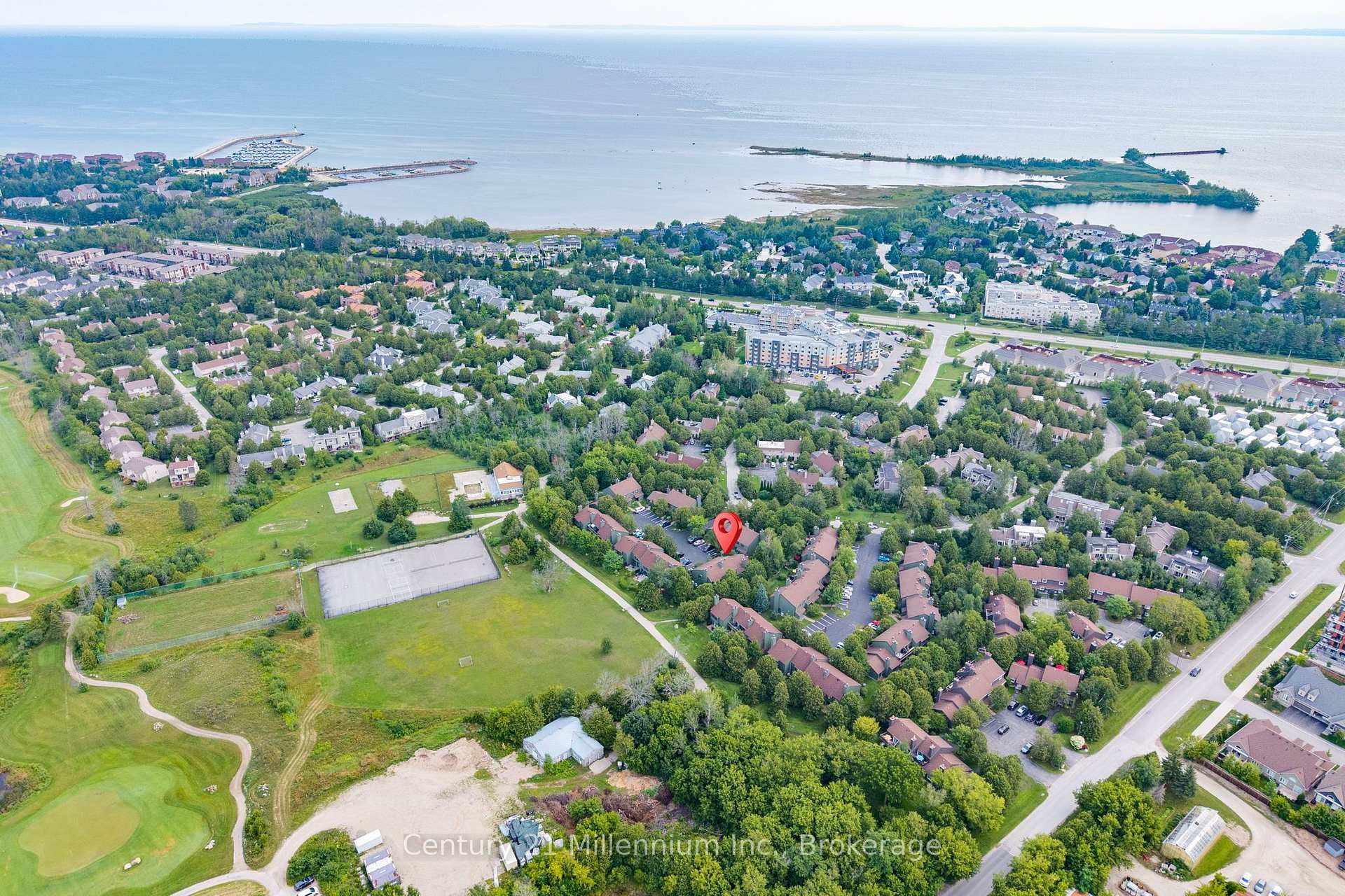 Photo 35 of 156 Escarpment Crescent, Collingwood — HOMEH