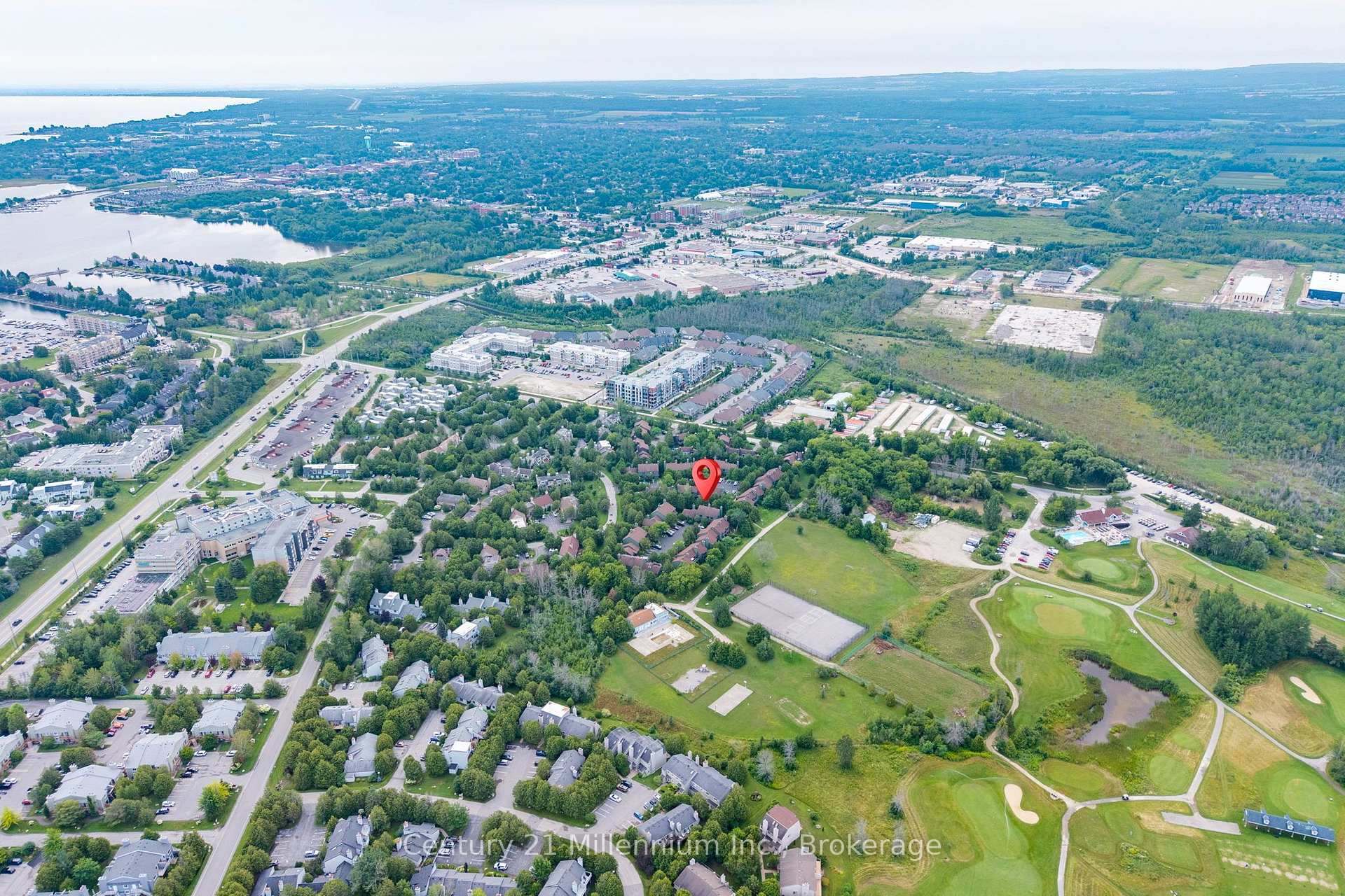 Photo 38 of 156 Escarpment Crescent, Collingwood — HOMEH