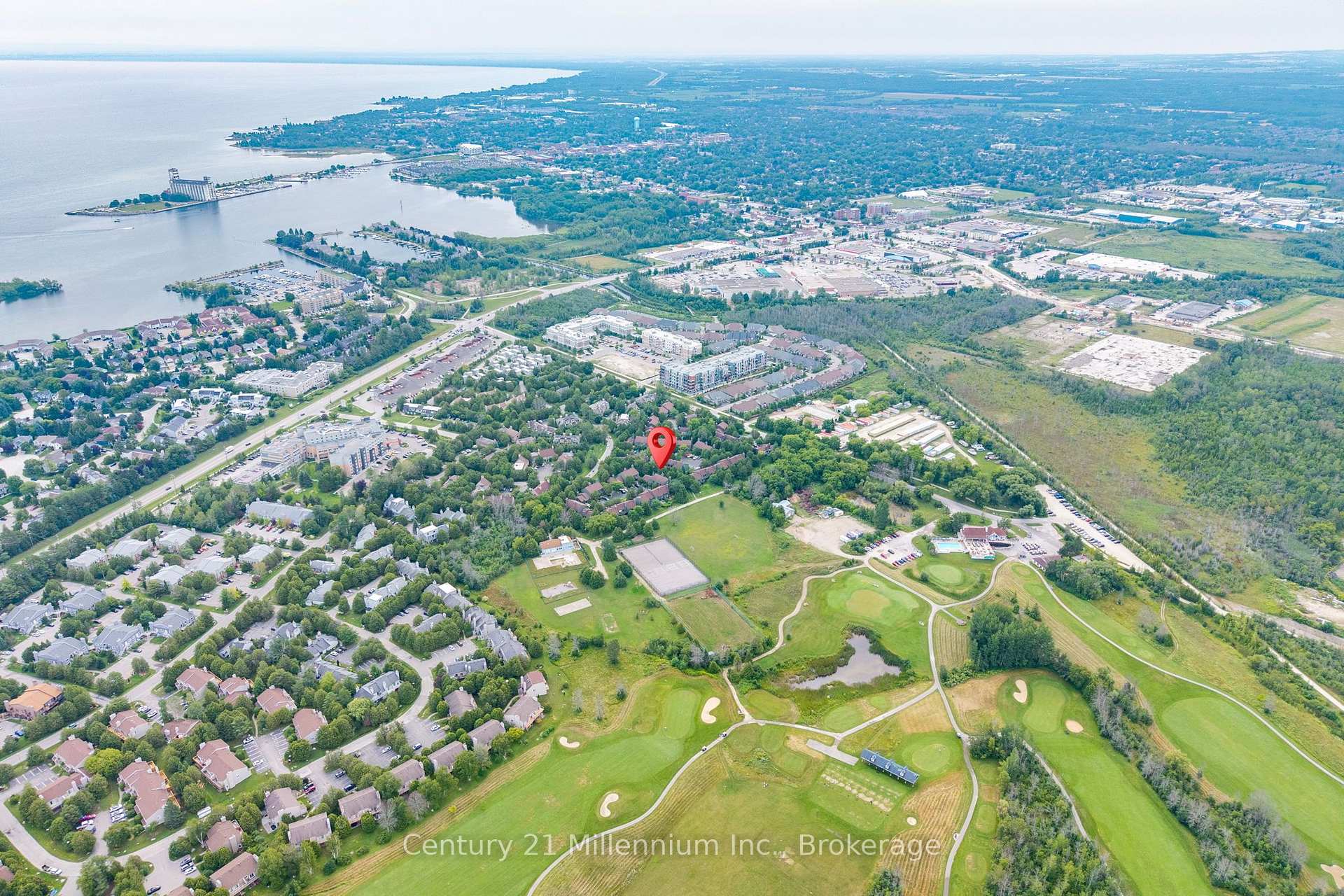 Photo 39 of 156 Escarpment Crescent, Collingwood — HOMEH