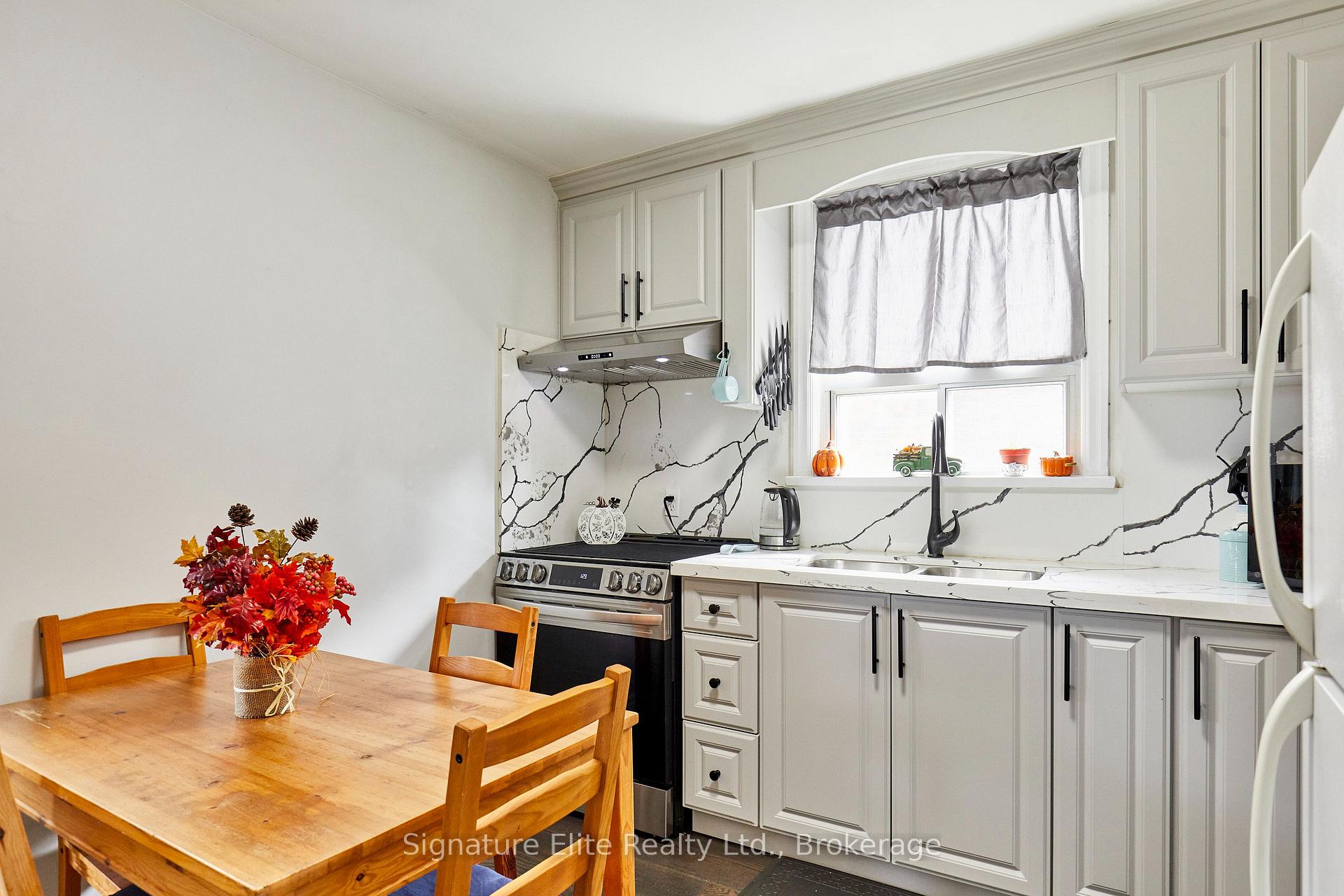 Photo 9 of 96 Oakes Avenue, Oshawa, O'Neill — HOMEH