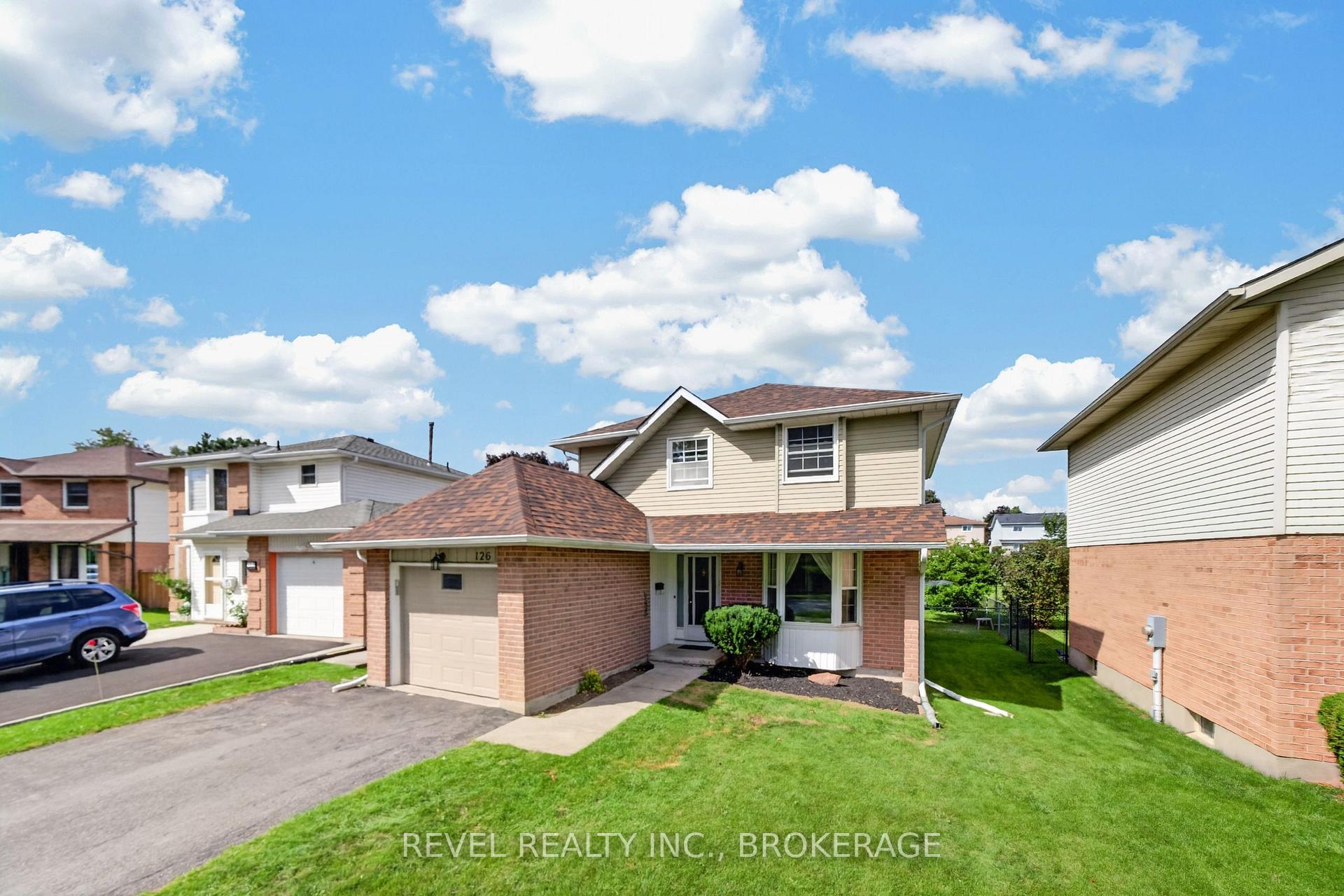 Photo 4 of 126 Grenadier Drive, Kingston, Kingston East (Incl Barret Crt) — HOMEH