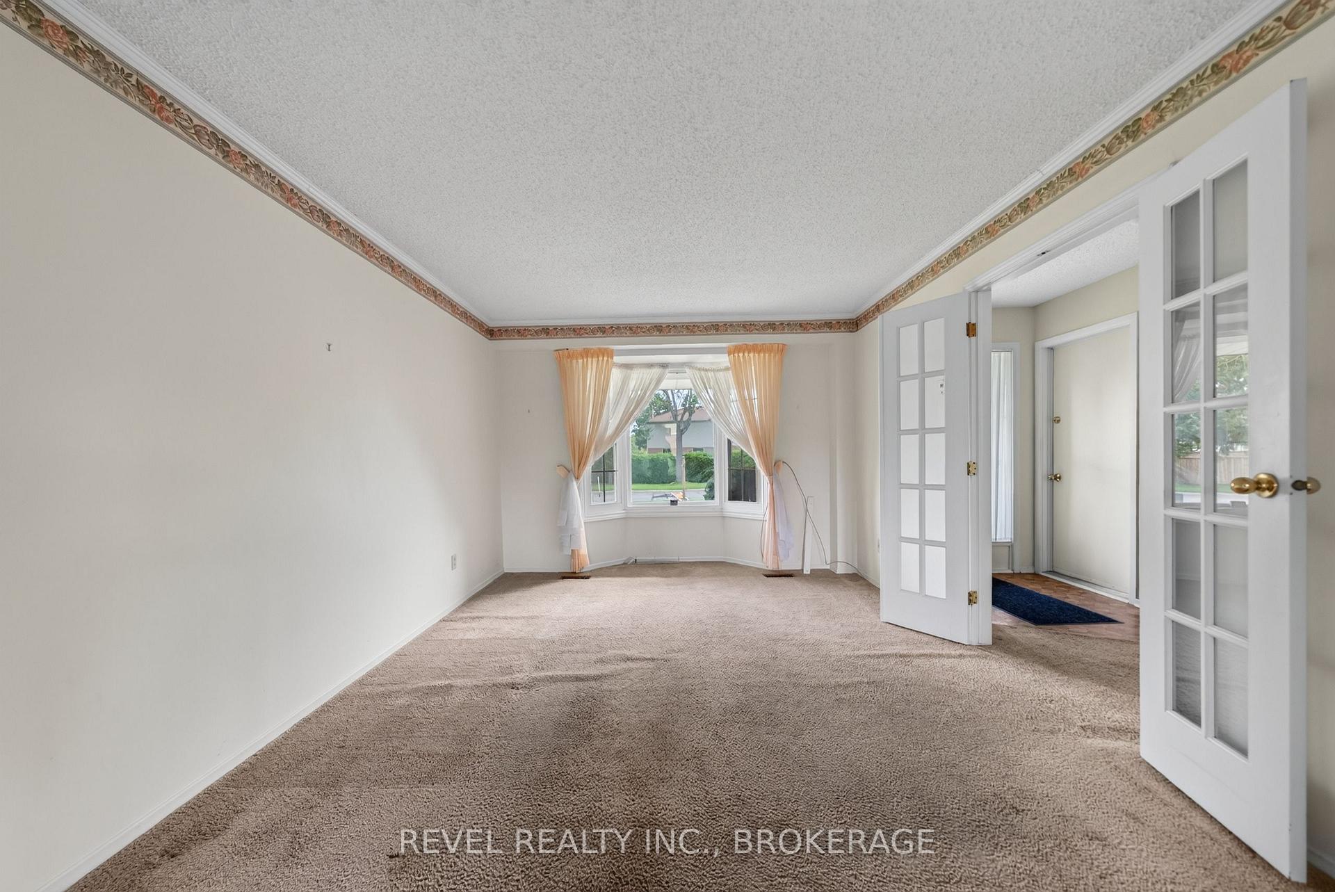 Photo 7 of 126 Grenadier Drive, Kingston, Kingston East (Incl Barret Crt) — HOMEH