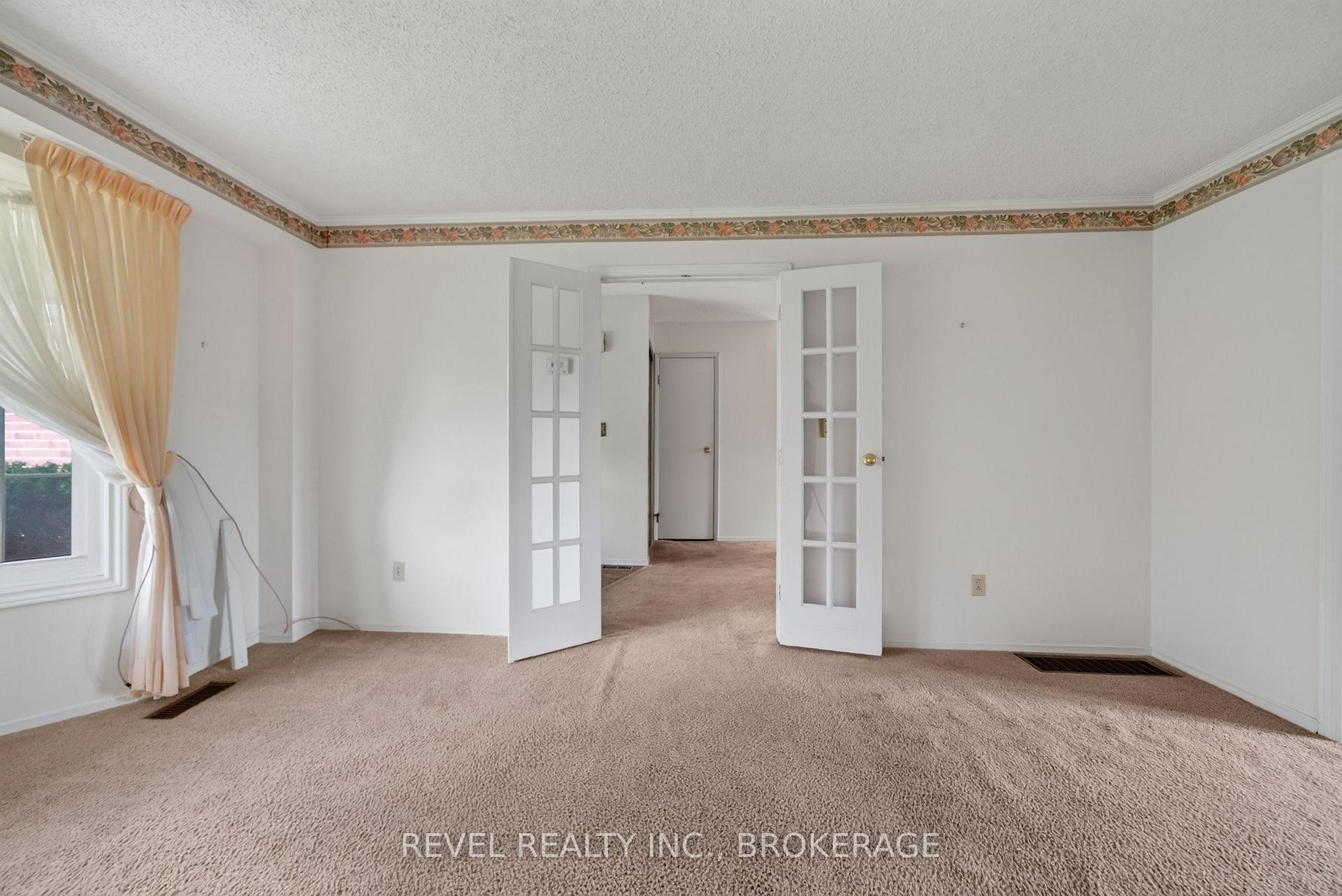 Photo 8 of 126 Grenadier Drive, Kingston, Kingston East (Incl Barret Crt) — HOMEH