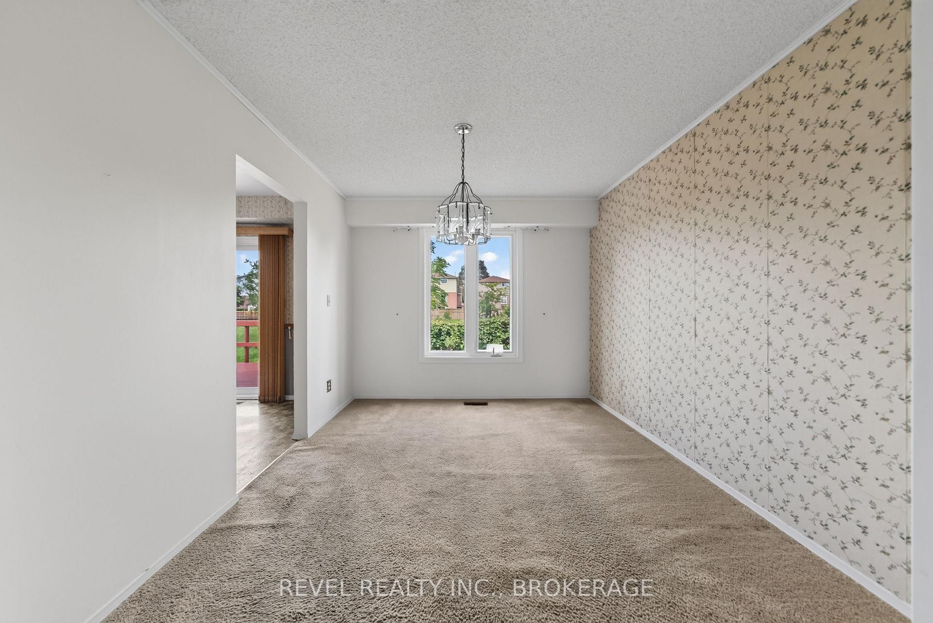 Photo 10 of 126 Grenadier Drive, Kingston, Kingston East (Incl Barret Crt) — HOMEH