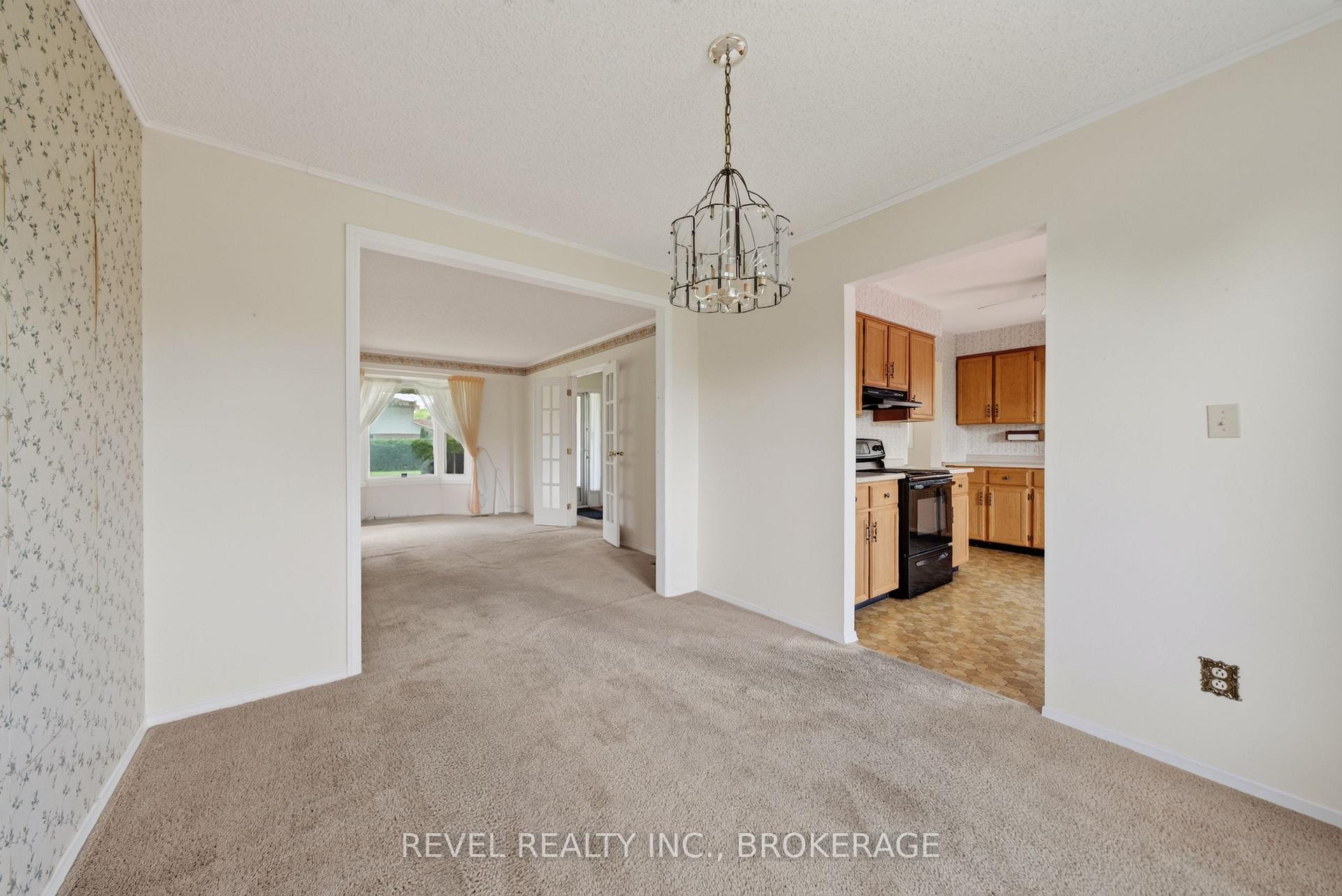 Photo 11 of 126 Grenadier Drive, Kingston, Kingston East (Incl Barret Crt) — HOMEH