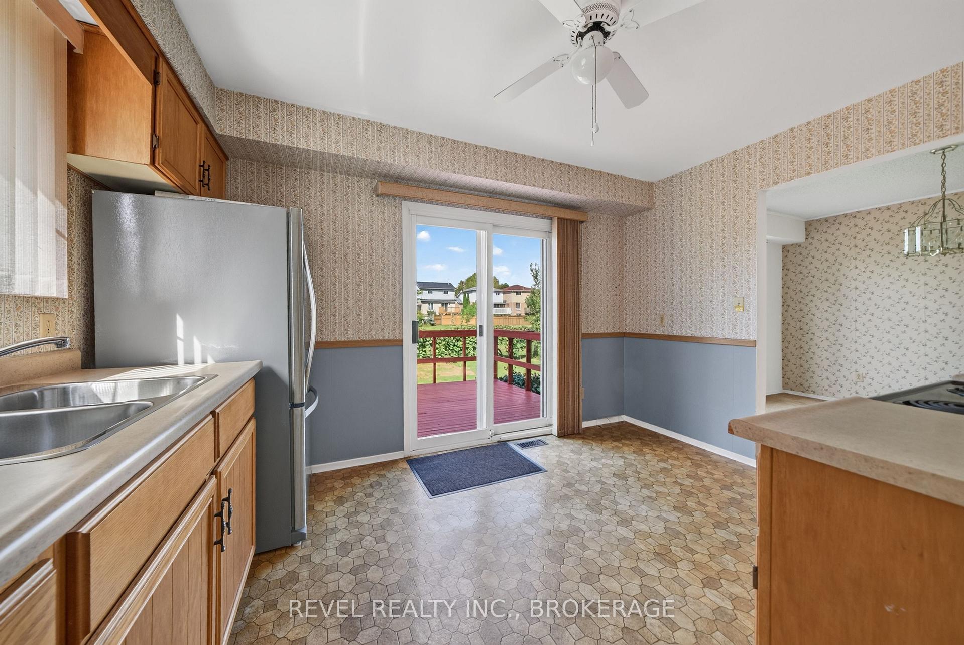 Photo 16 of 126 Grenadier Drive, Kingston, Kingston East (Incl Barret Crt) — HOMEH