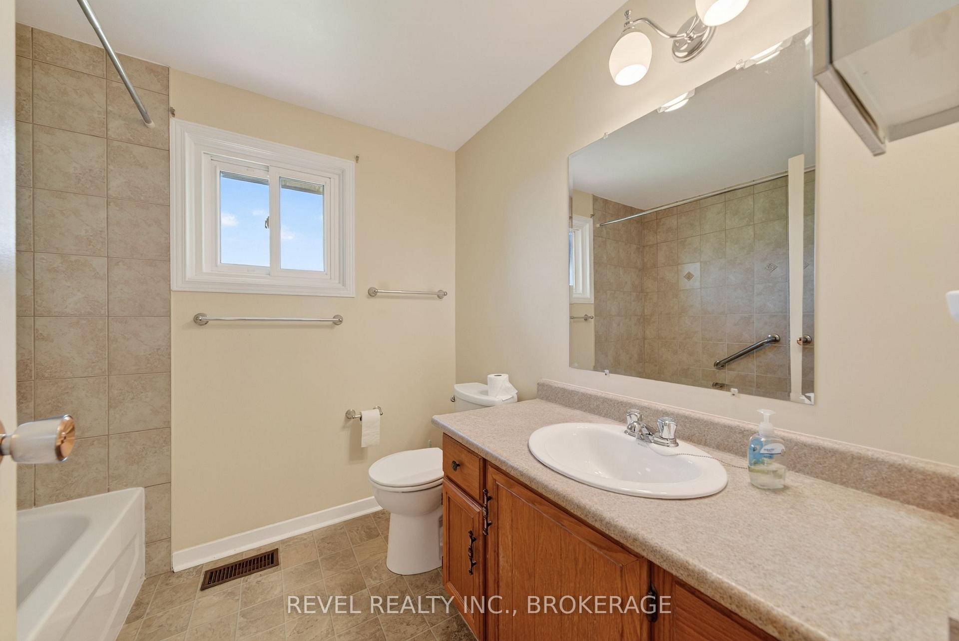 Photo 19 of 126 Grenadier Drive, Kingston, Kingston East (Incl Barret Crt) — HOMEH