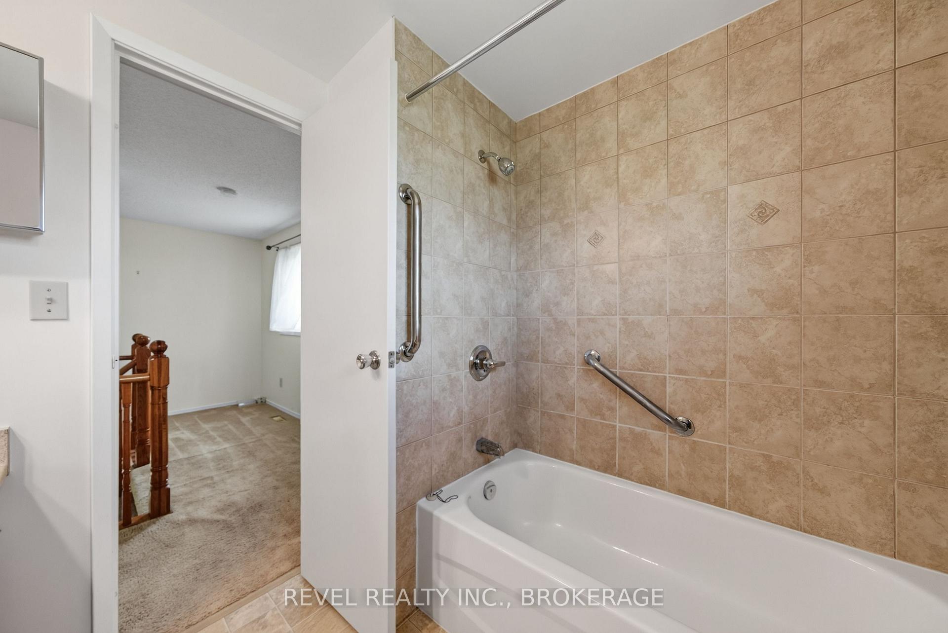 Photo 20 of 126 Grenadier Drive, Kingston, Kingston East (Incl Barret Crt) — HOMEH