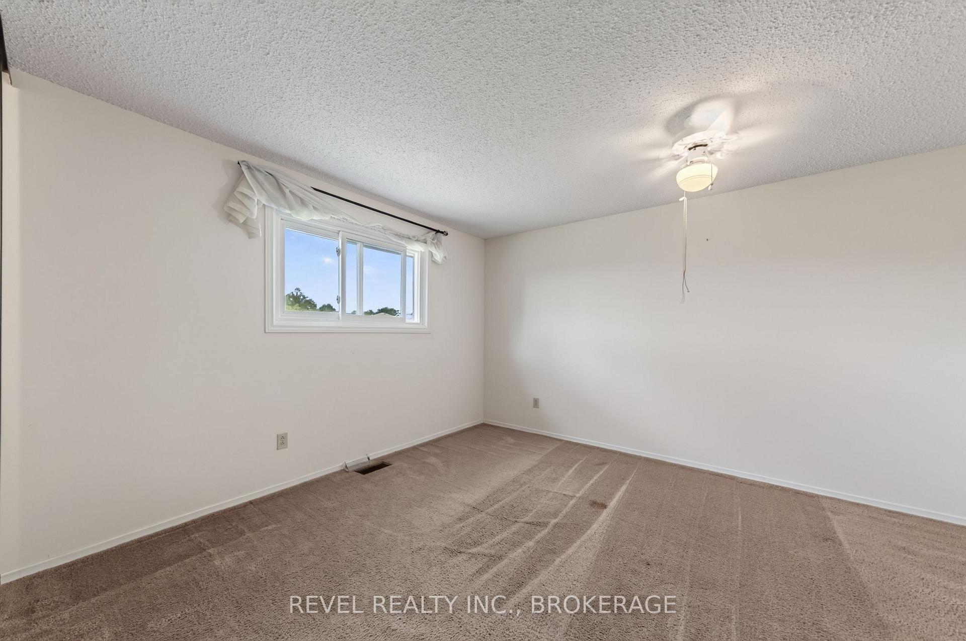 Photo 21 of 126 Grenadier Drive, Kingston, Kingston East (Incl Barret Crt) — HOMEH