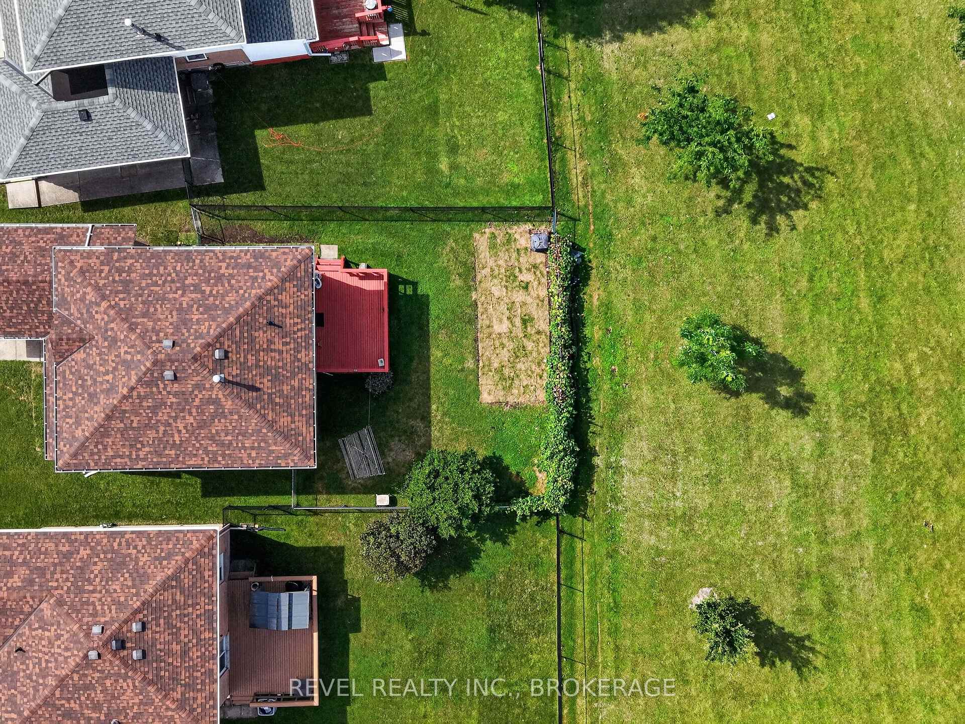 Photo 39 of 126 Grenadier Drive, Kingston, Kingston East (Incl Barret Crt) — HOMEH