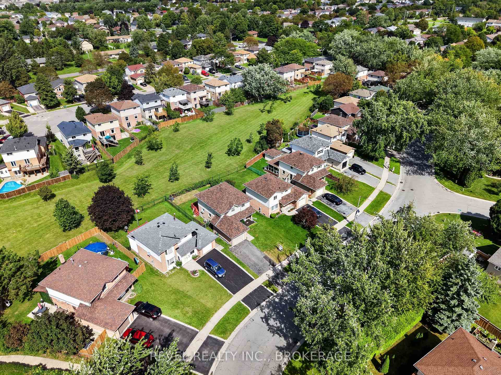 Photo 44 of 126 Grenadier Drive, Kingston, Kingston East (Incl Barret Crt) — HOMEH