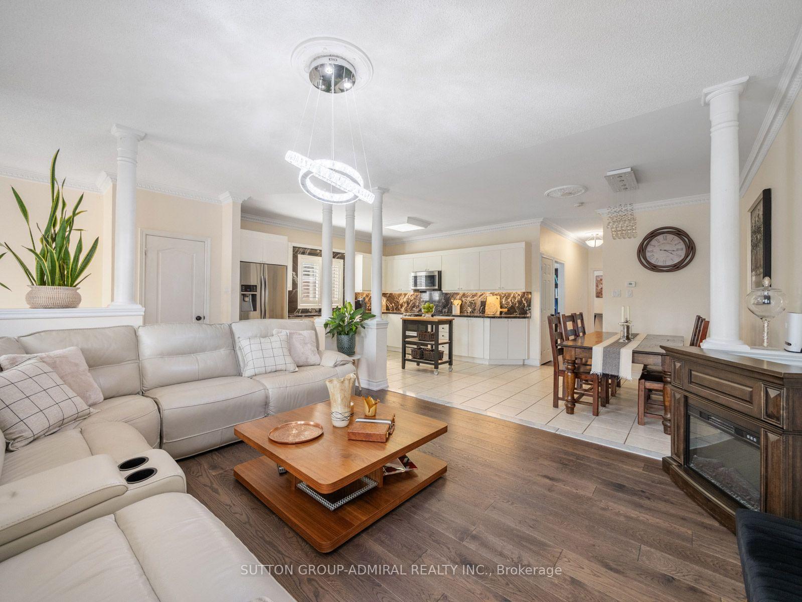 Photo 11 of 119 Blackthorn Drive, Vaughan, Maple — HOMEH