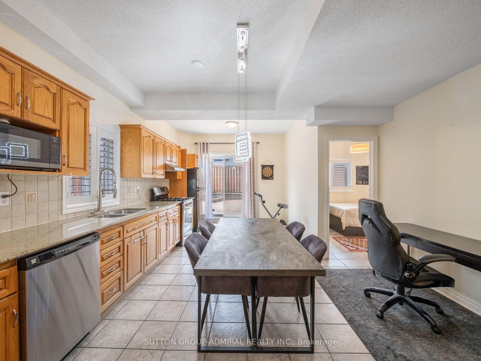 Photo 28 of 119 Blackthorn Drive, Vaughan, Maple — HOMEH