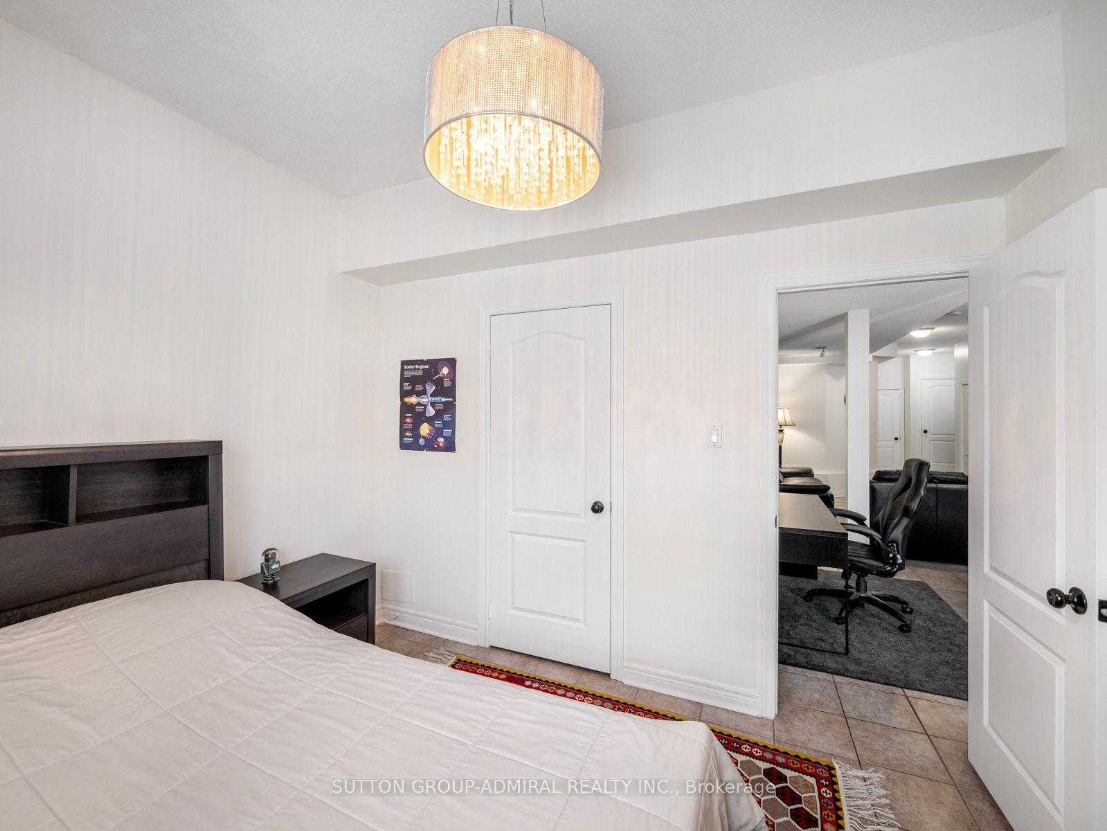 Photo 33 of 119 Blackthorn Drive, Vaughan, Maple — HOMEH