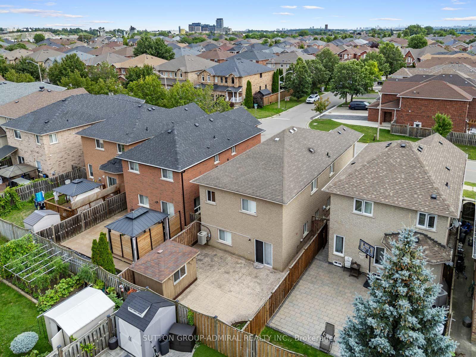 Photo 42 of 119 Blackthorn Drive, Vaughan, Maple — HOMEH