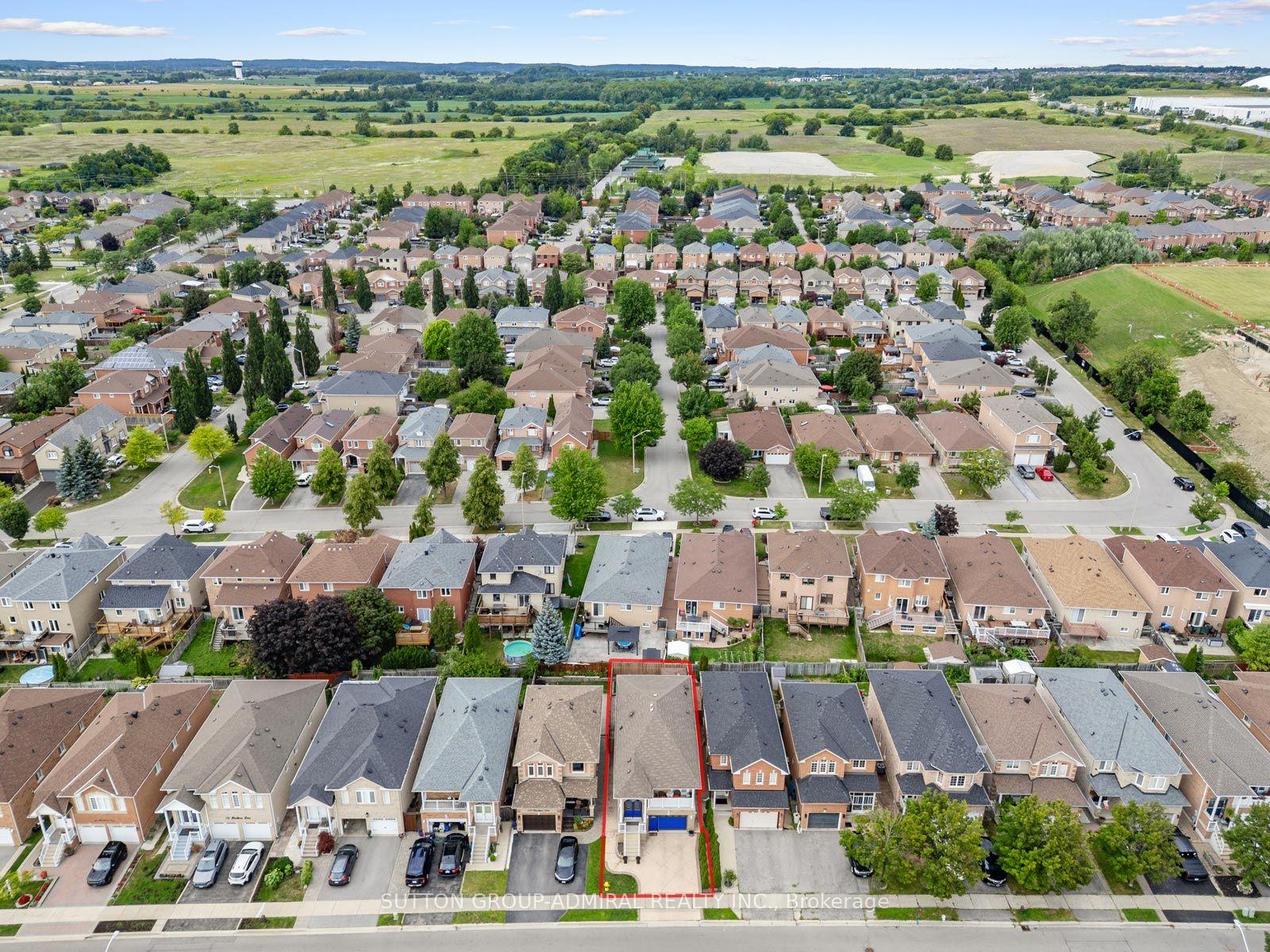 Photo 43 of 119 Blackthorn Drive, Vaughan, Maple — HOMEH