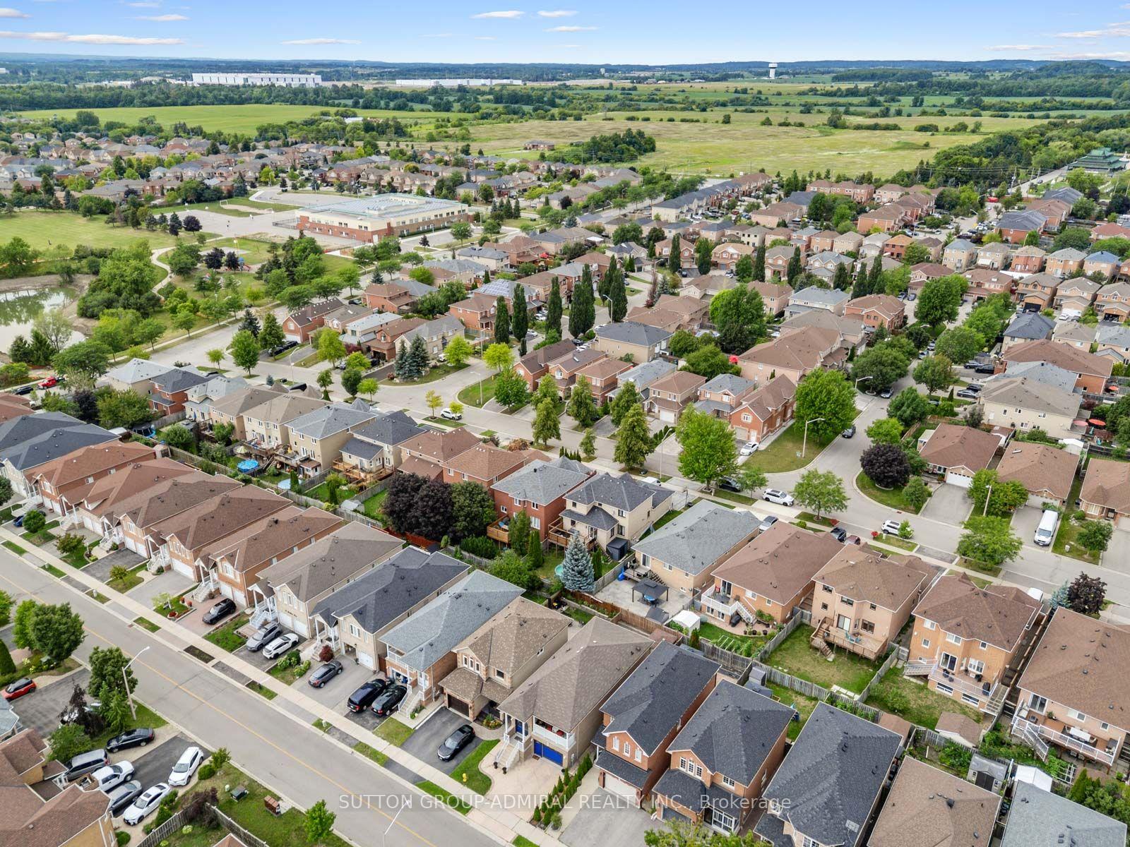 Photo 48 of 119 Blackthorn Drive, Vaughan, Maple — HOMEH