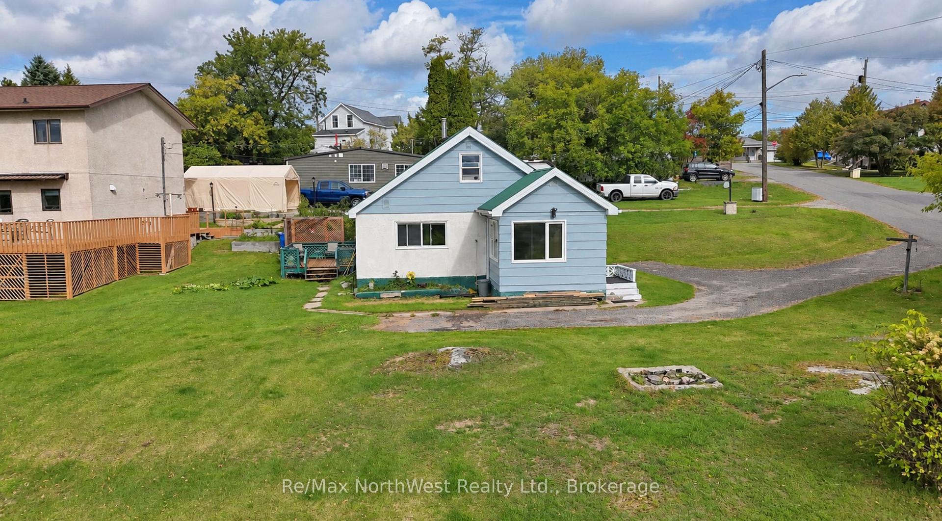 Photo 2 of 119 Lyndale Avenue, Kenora, Keewatin — HOMEH