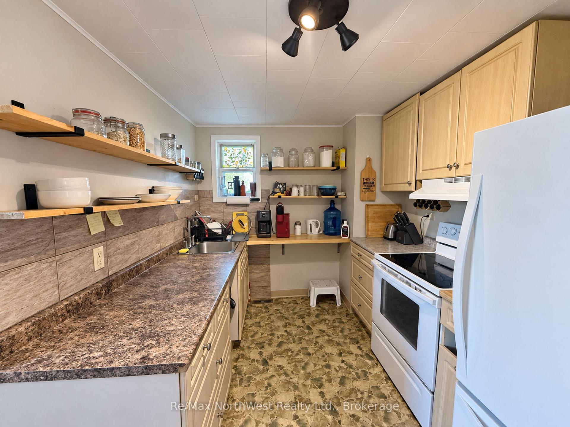 Photo 5 of 119 Lyndale Avenue, Kenora, Keewatin — HOMEH